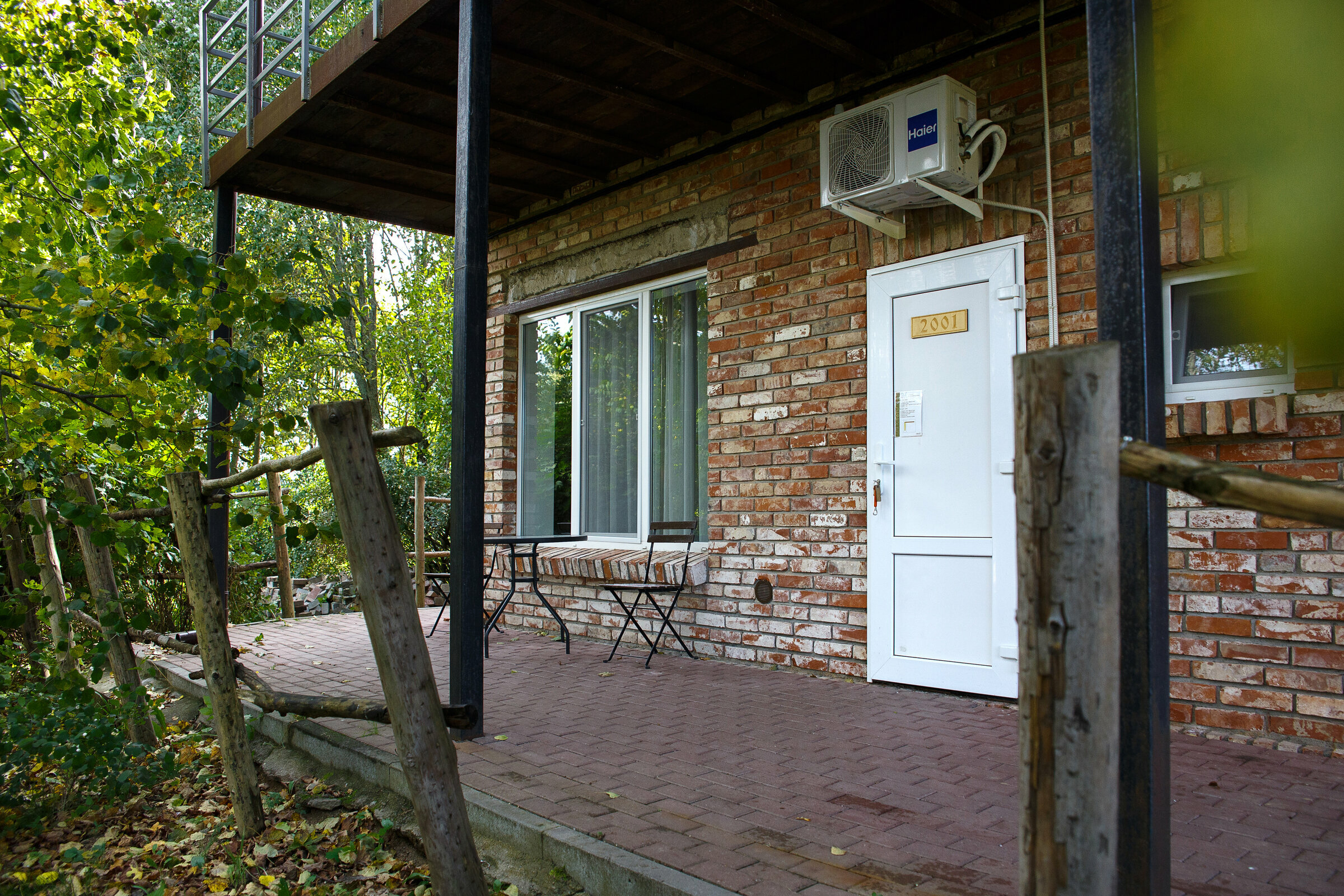 Семейный номер с видом на сад