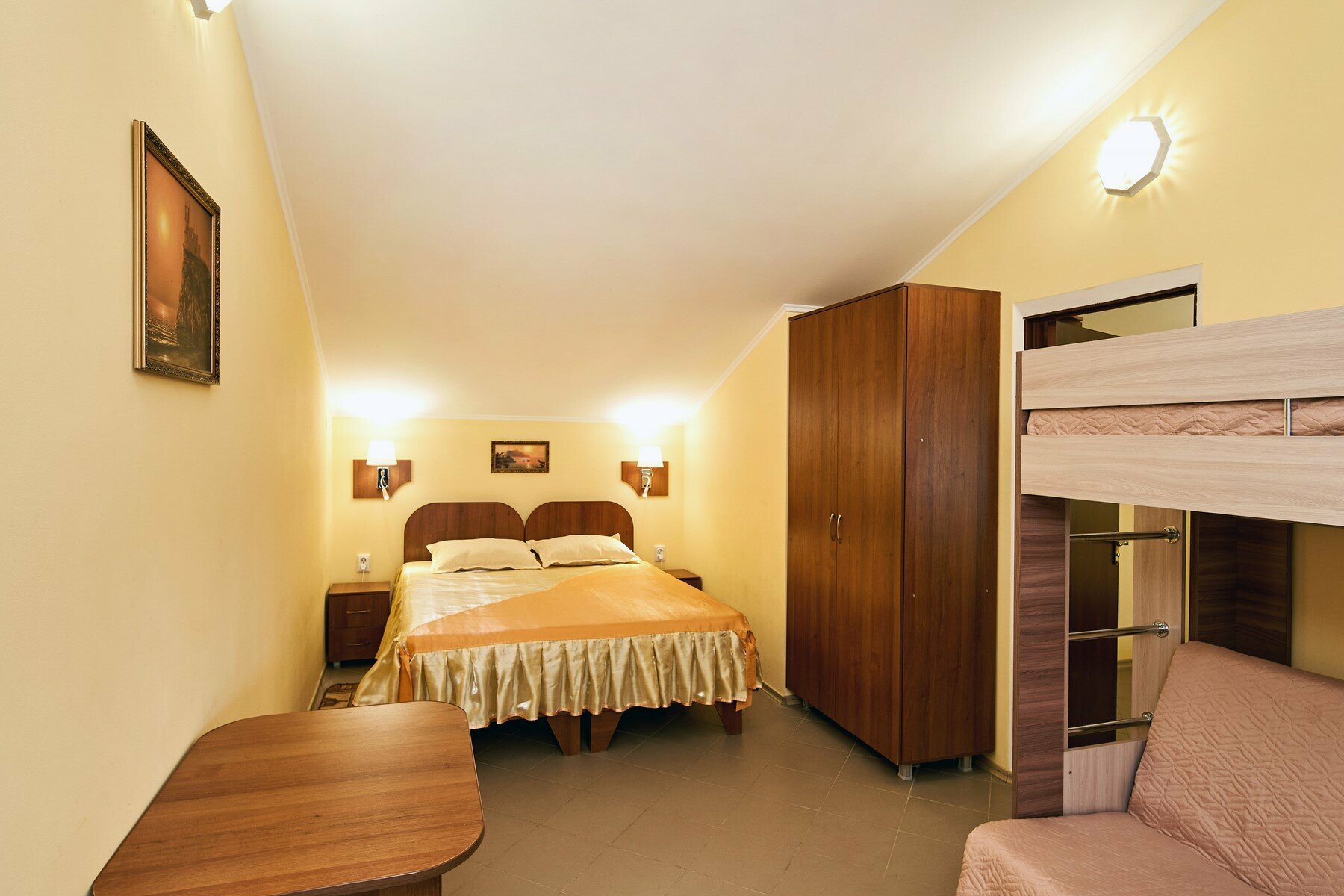 Семейный номер с террасой