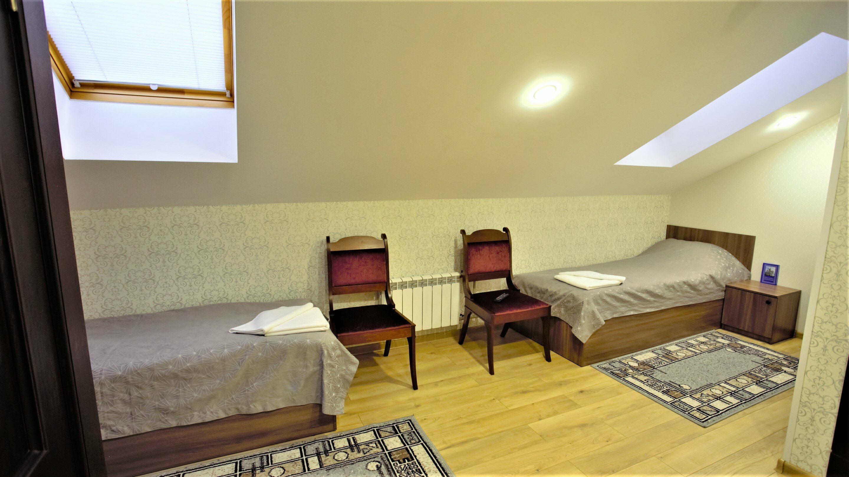 Двухместный номер эконом-класса с 2 отдельными кроватями