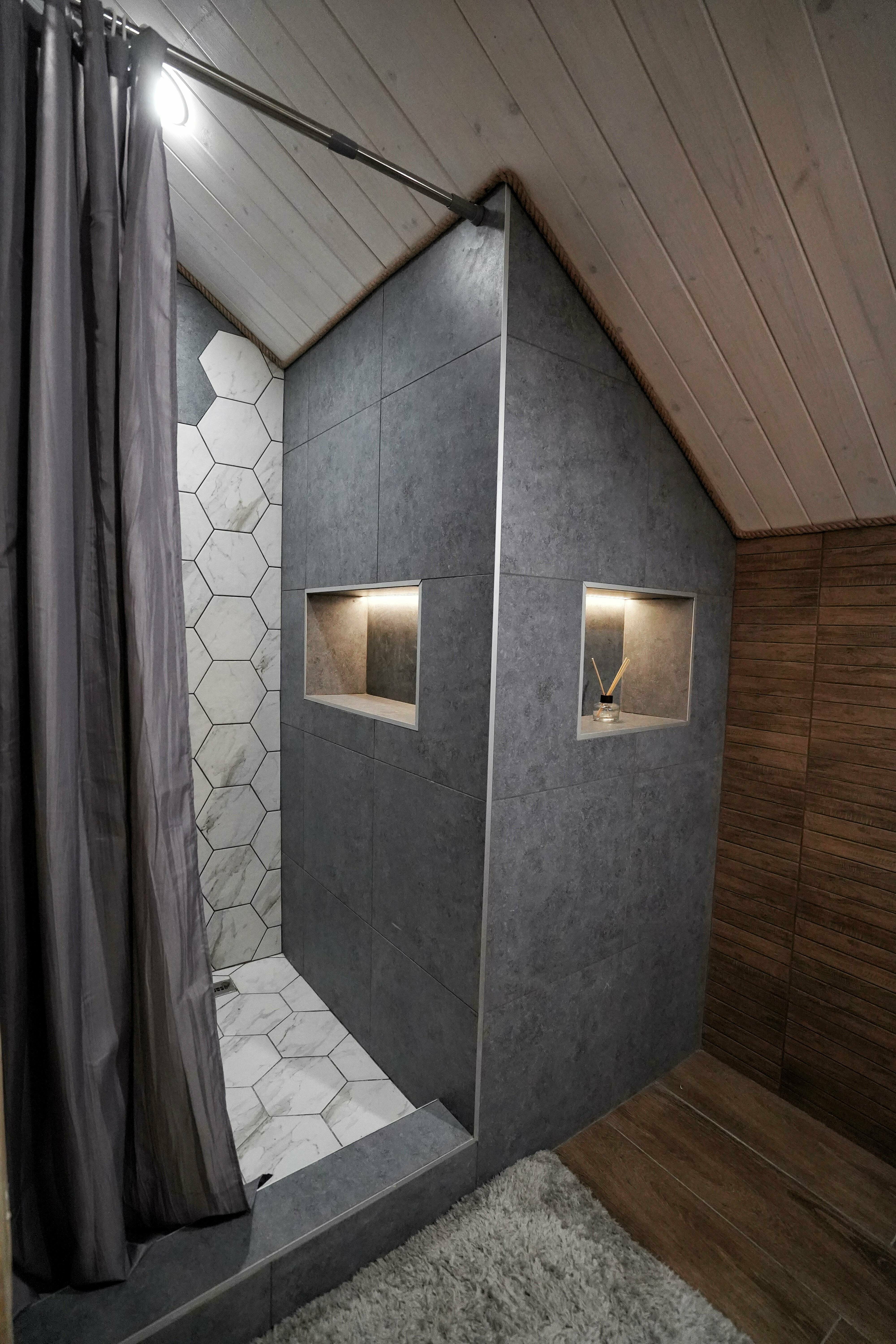 Двухэтажный терем "Охота" в окружении леса