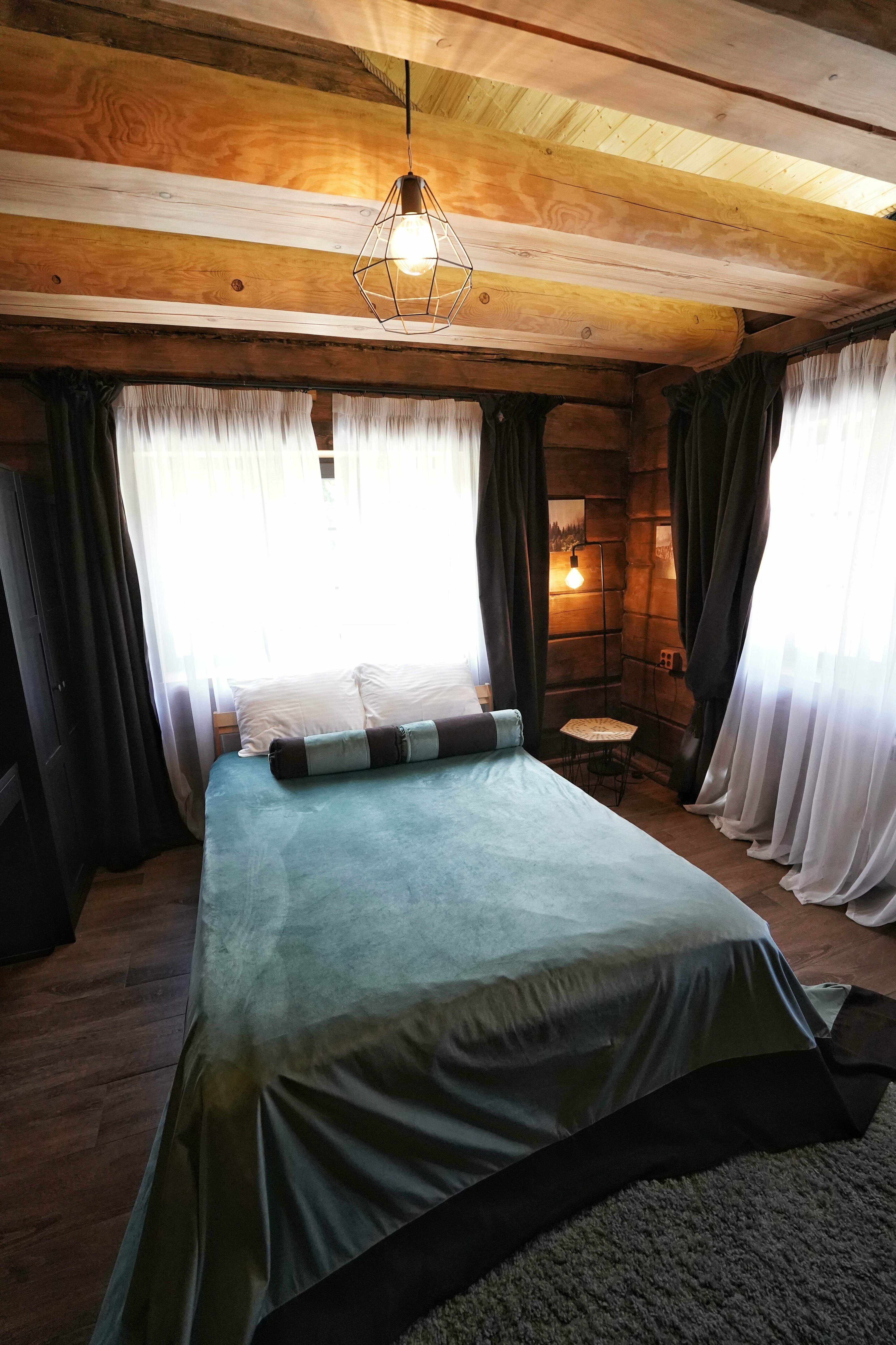 Двухэтажный терем "Охота" в окружении леса