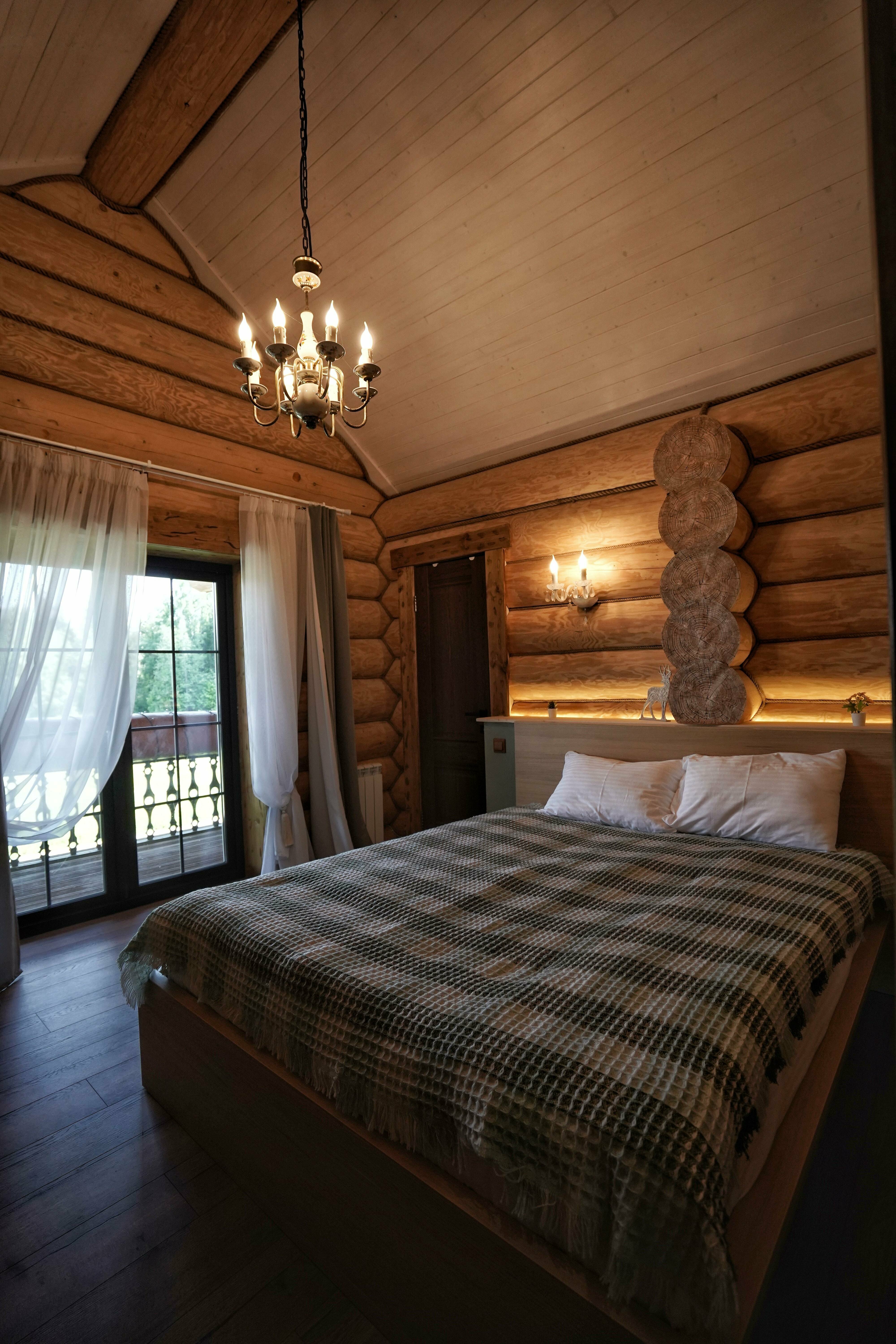 Двухэтажный терем "Охота" в окружении леса