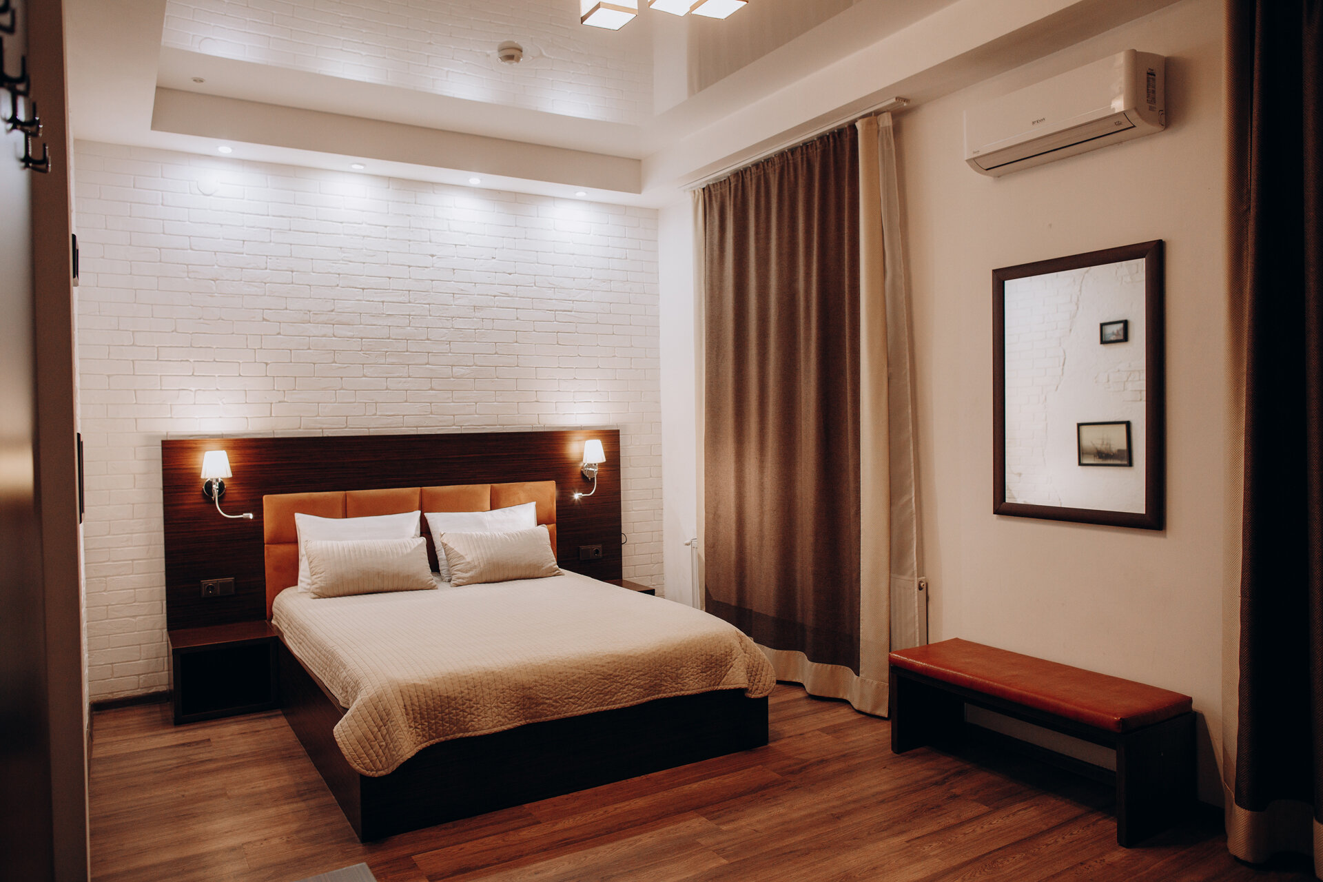 Улучшенный номер с кроватью размера «king-size»