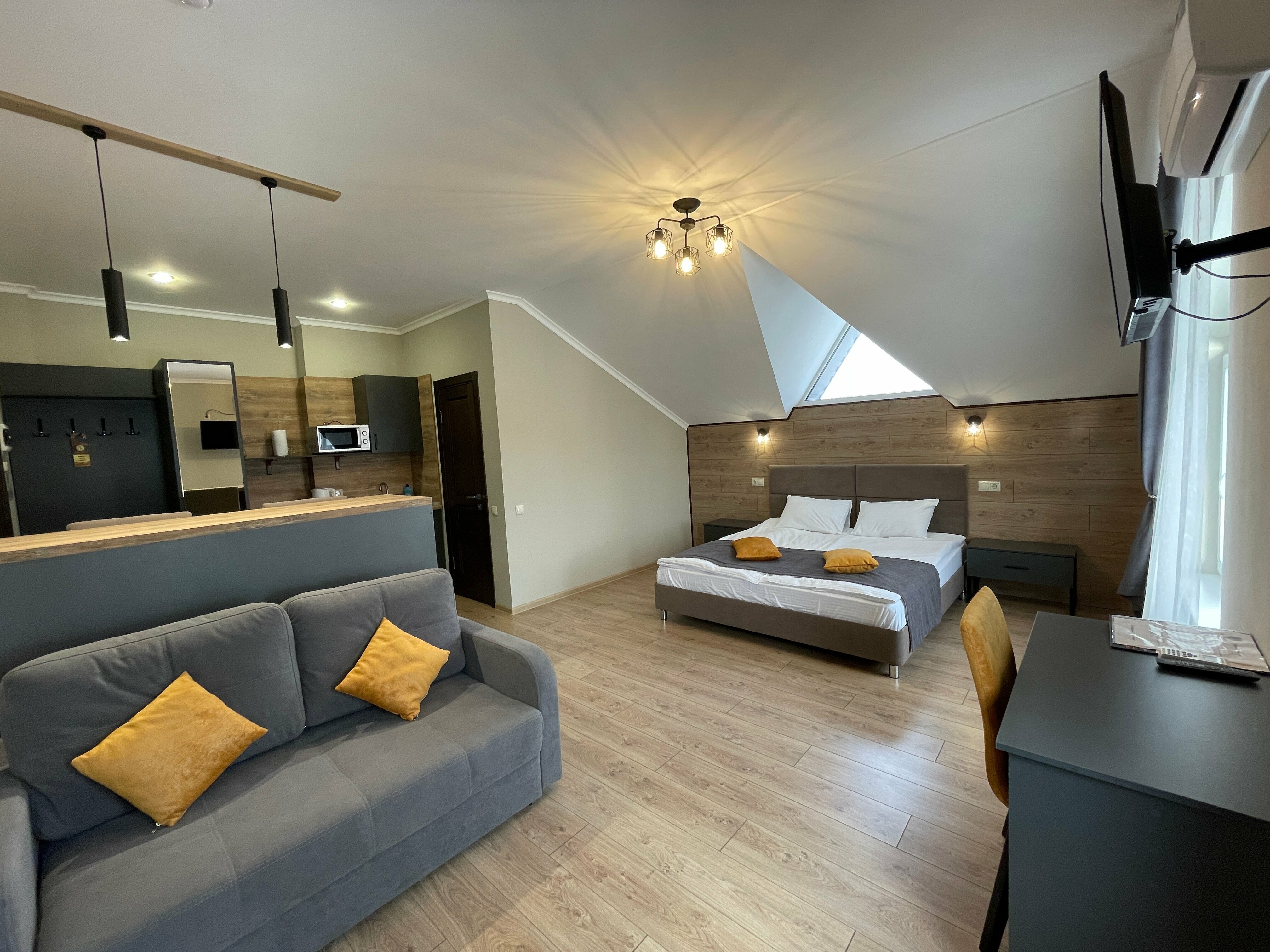 Номер-студия с балконом