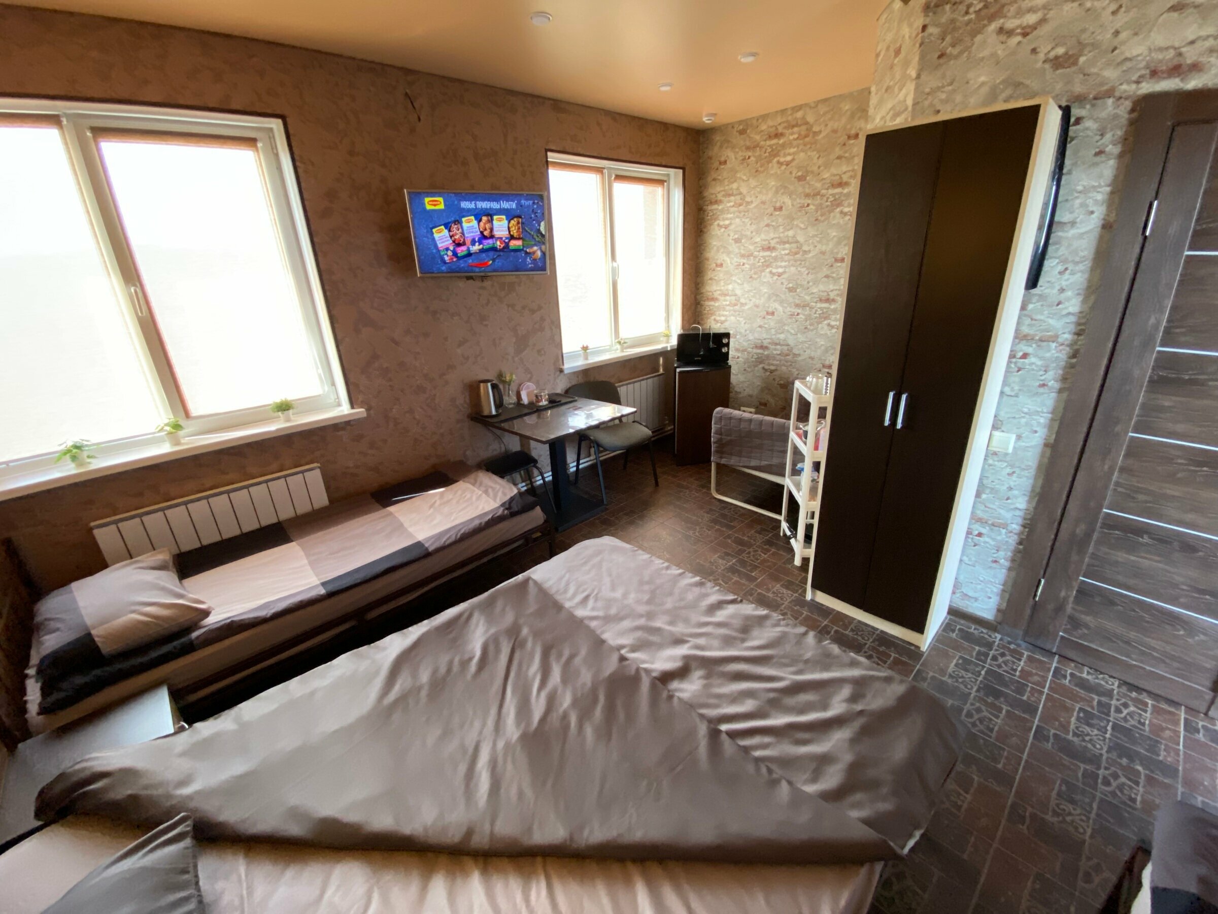 Четырехместный номер с ванной комнатой