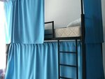 Кровать в общем 6-местном номере для мужчин и женщин в Travel Inn на Добрынинской