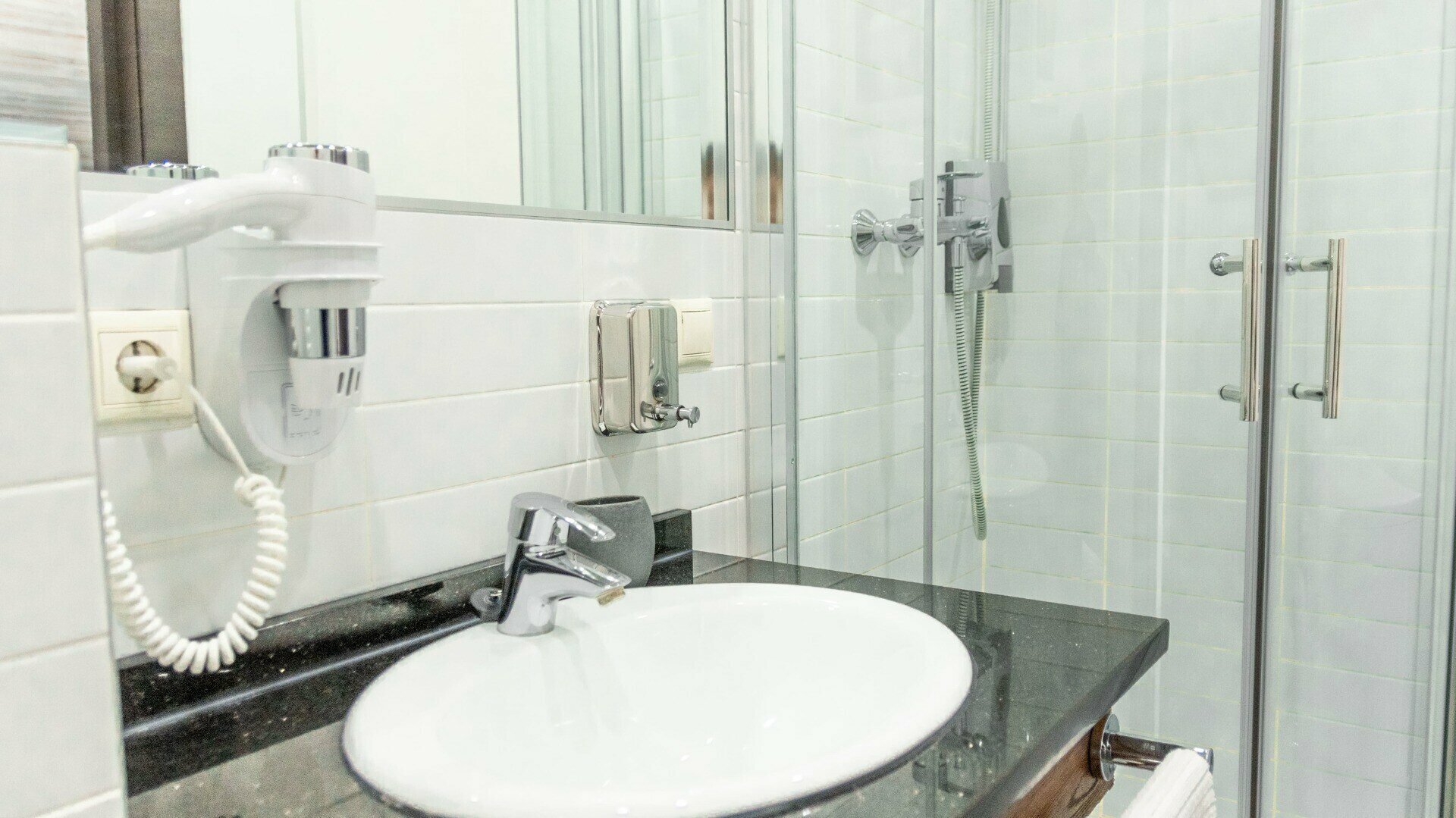 Четырехместный номер с балконом