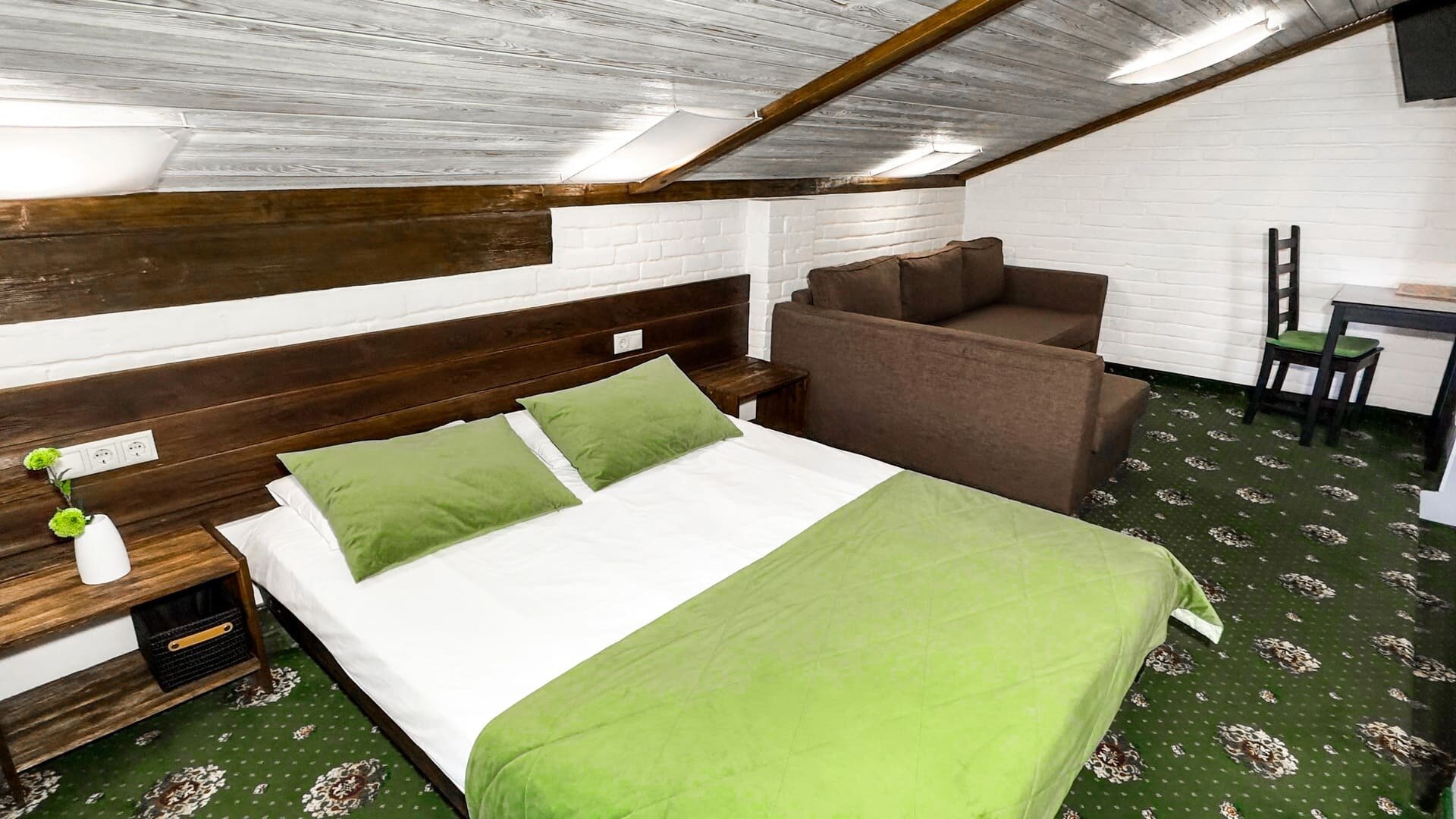 Четырехместный номер с балконом