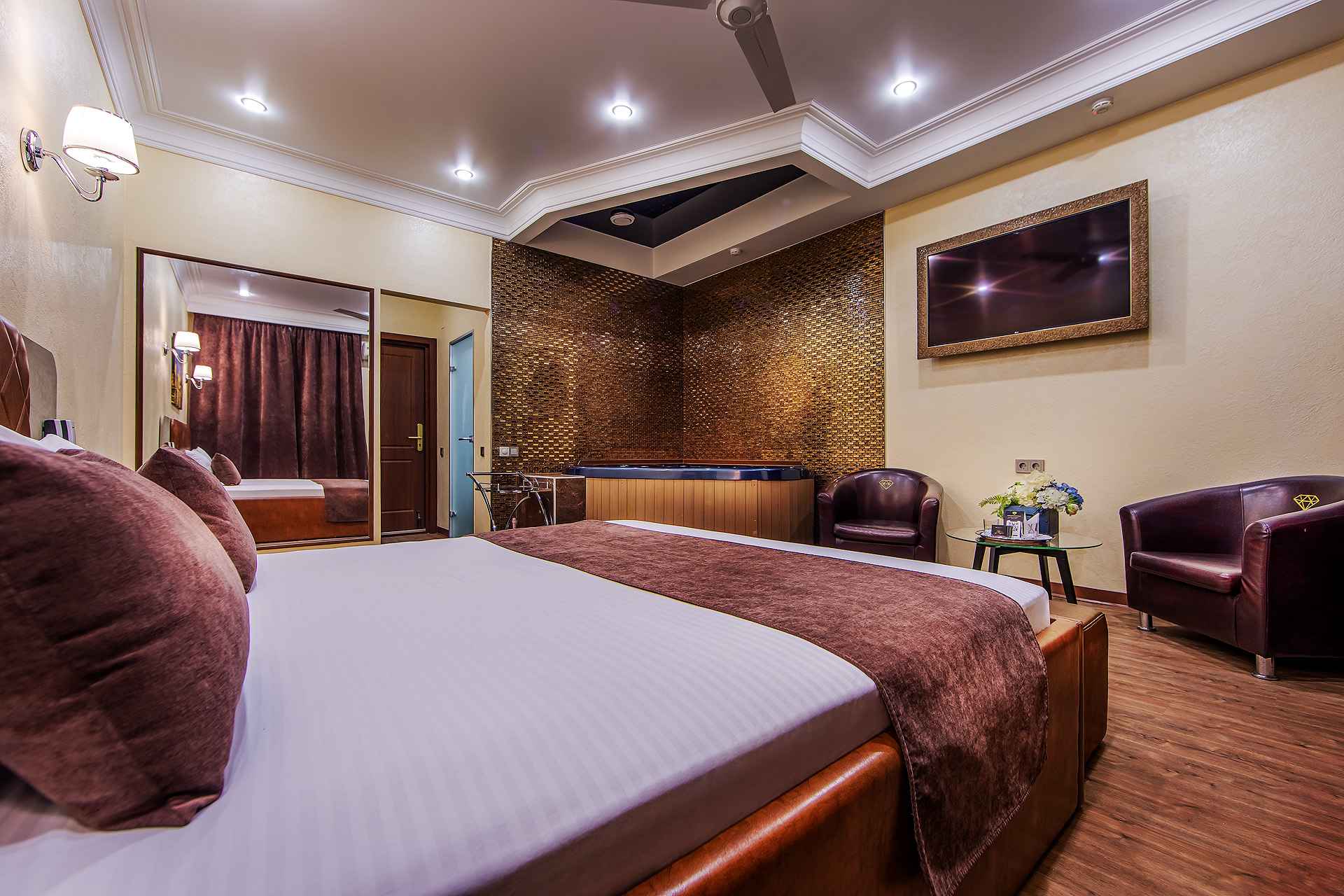 Двухместный номер с 1 кроватью с ванной (только для взрослых)