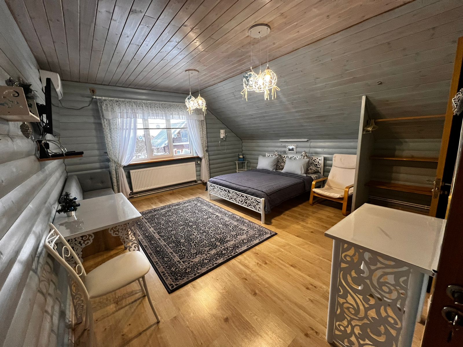 Трехместный номер «Комфорт» с душем