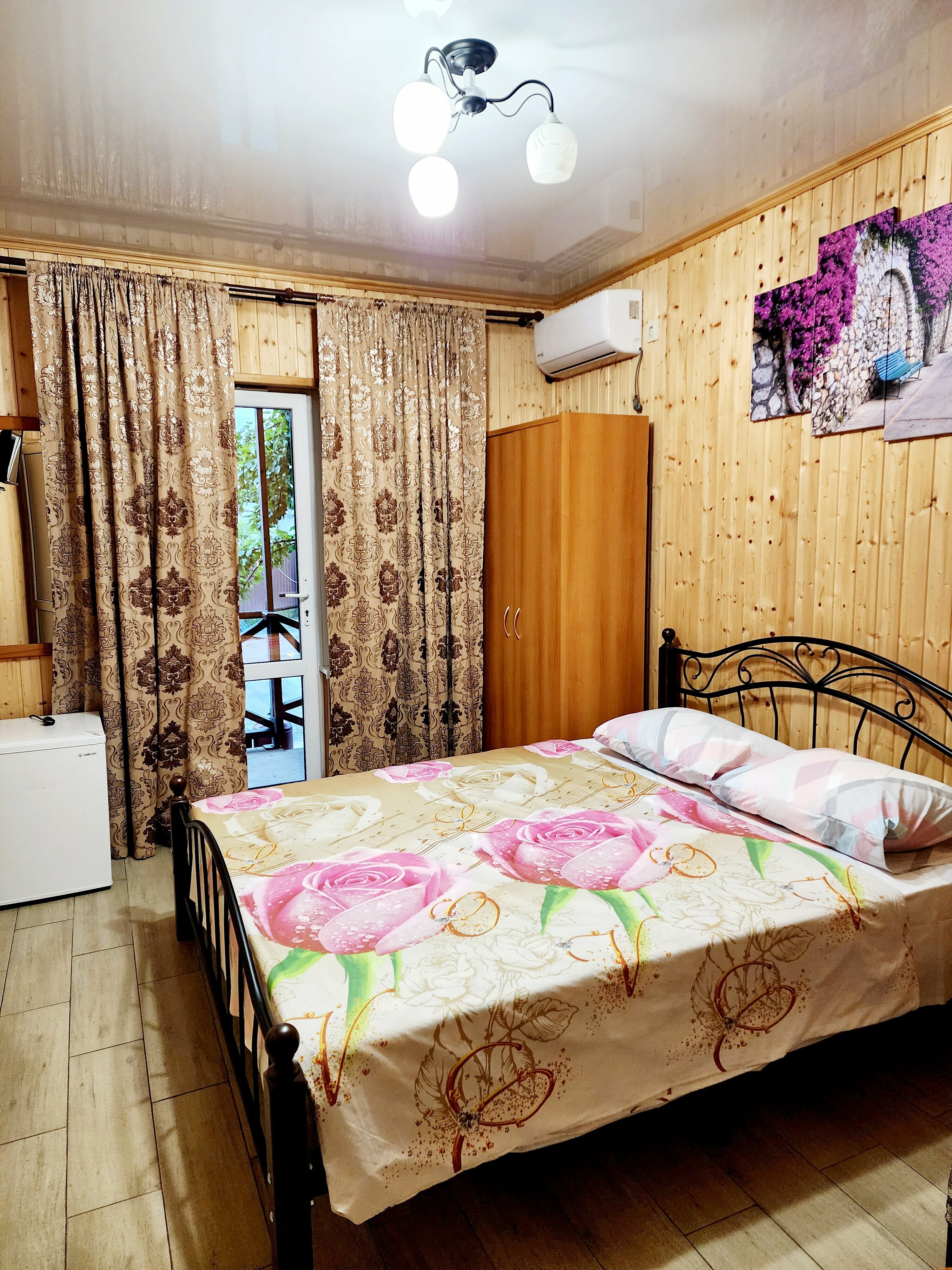 Трехместный номер с видом на бассейн