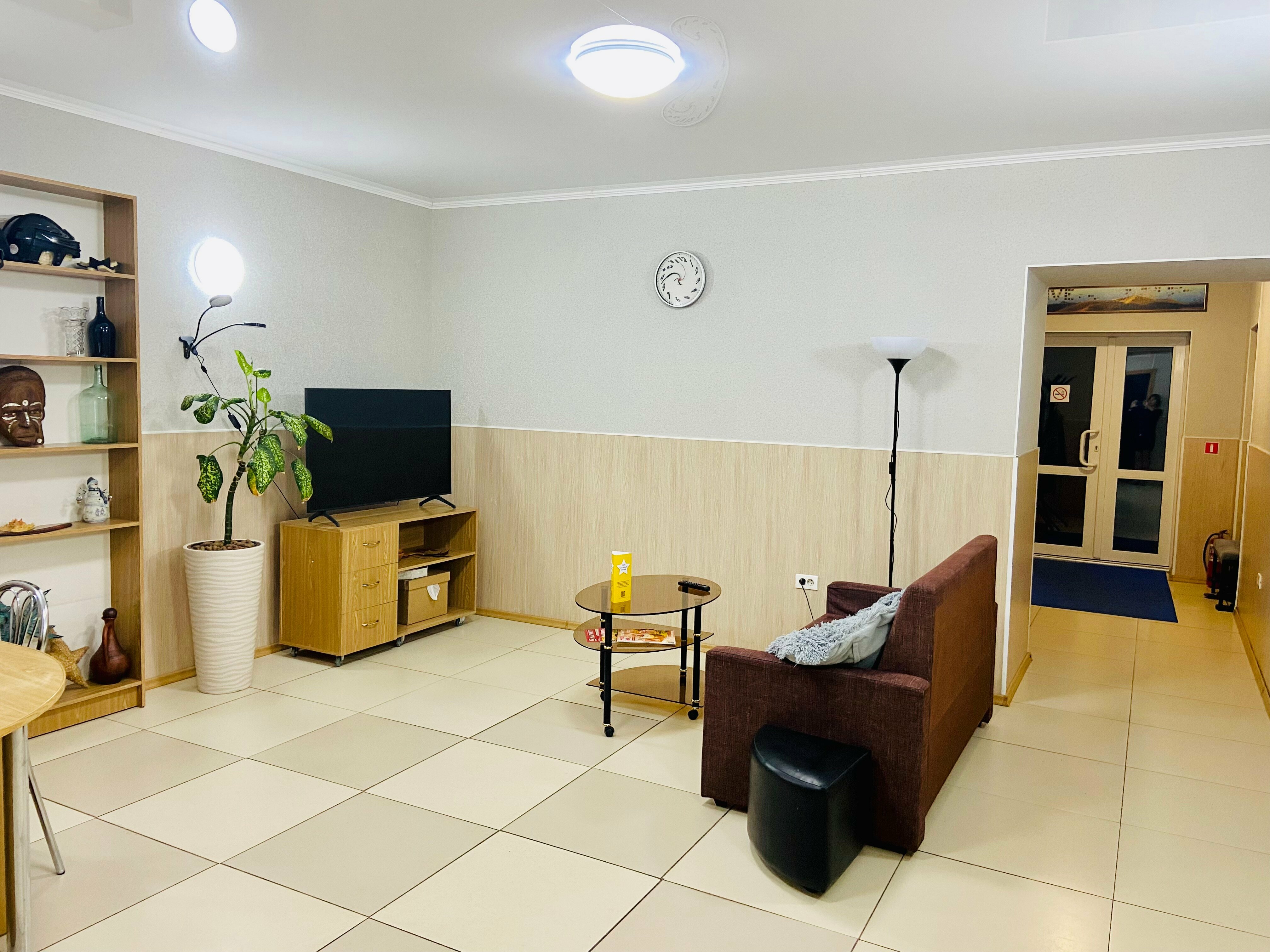 Общий номер для мужчин с 6 кроватями