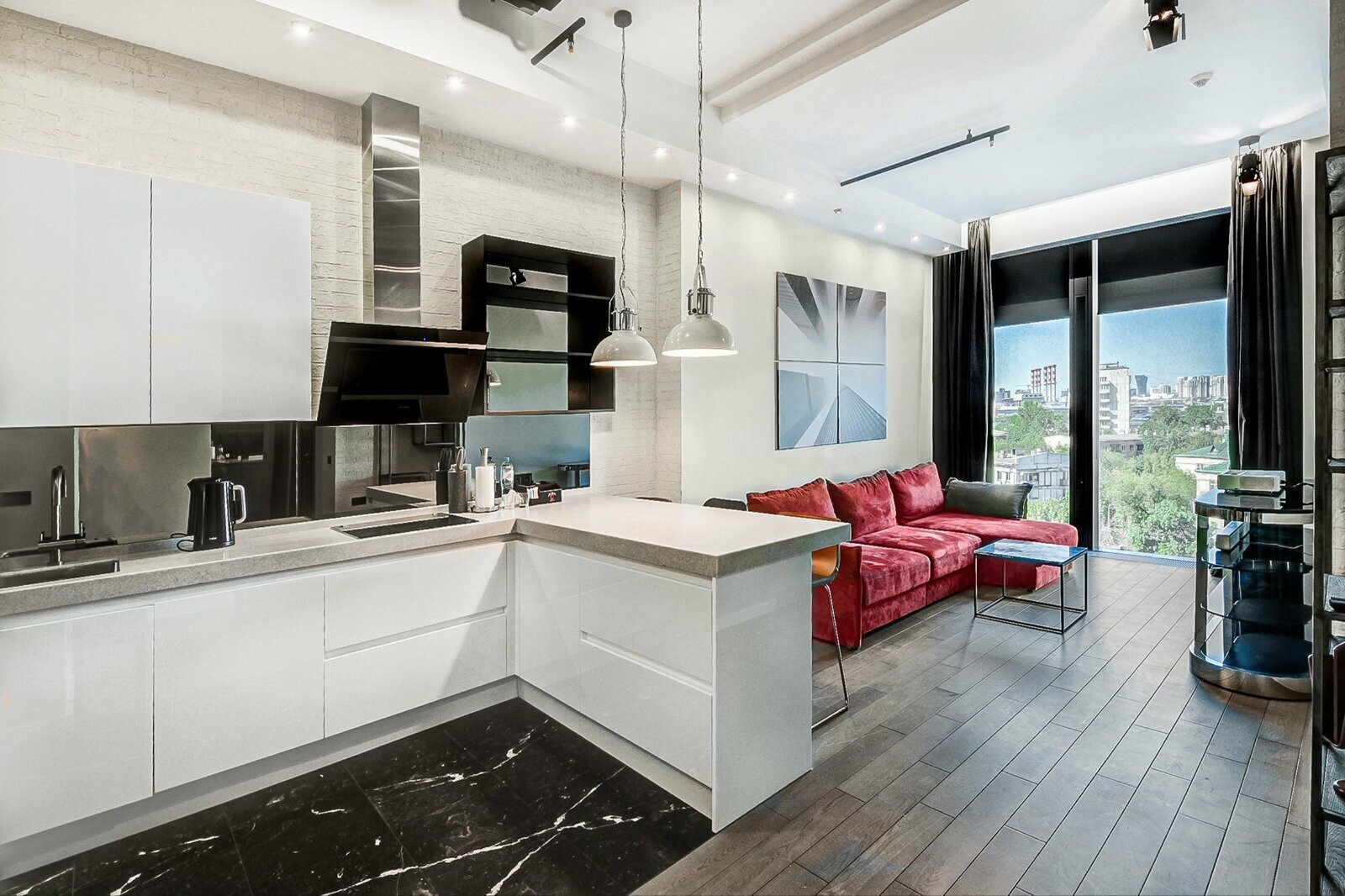 Terra Suite - бизнес апартаменты с одной спальней на невысоком этаже в башне "Нева"