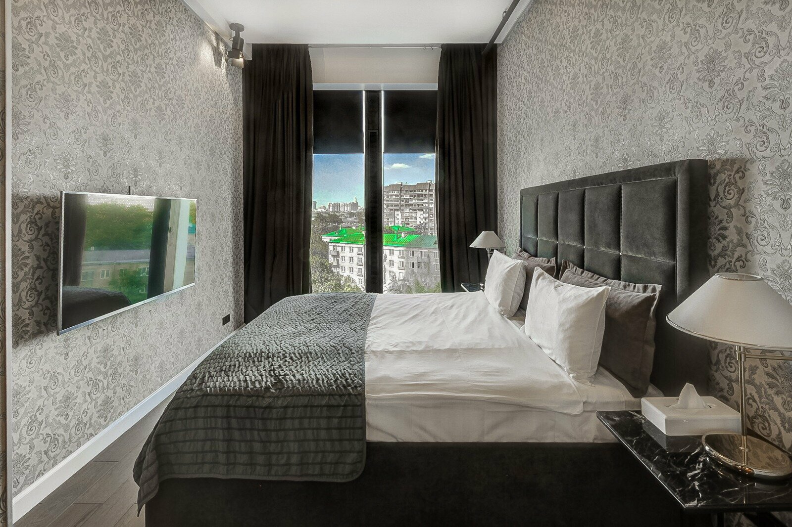 Terra Suite - бизнес апартаменты с одной спальней на невысоком этаже в башне "Нева"