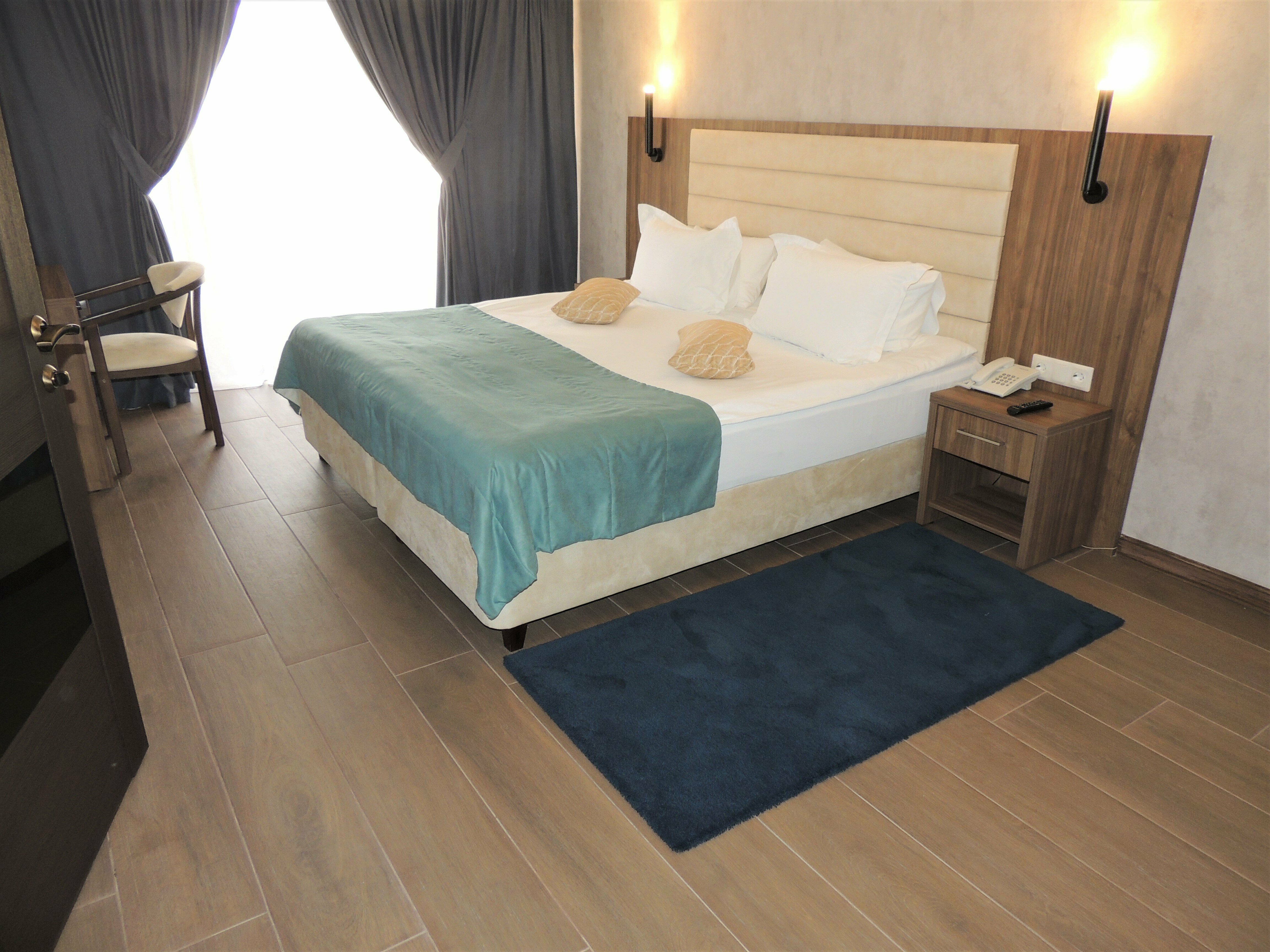 Люкс с кроватью размера «queen-size»