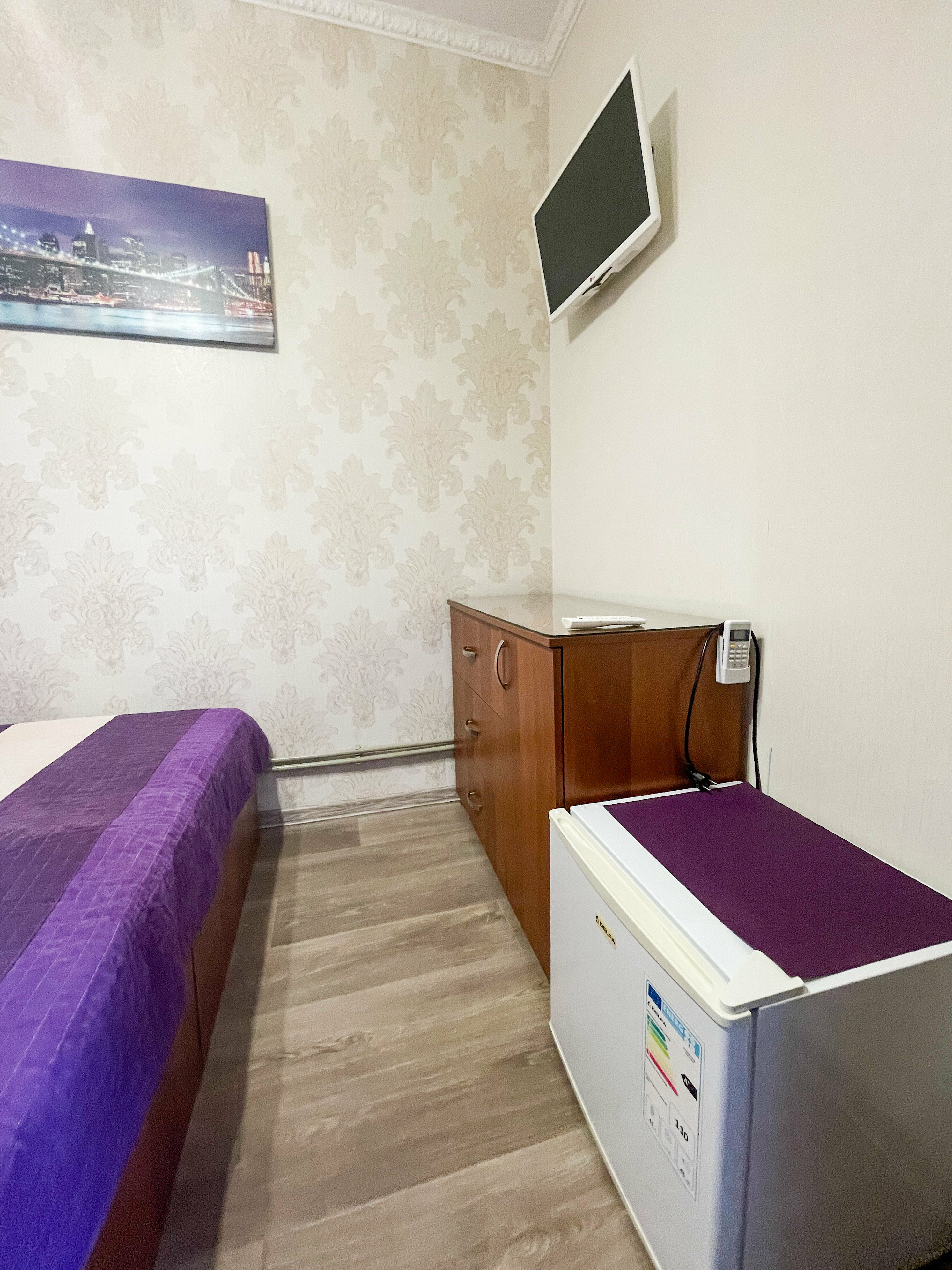 Двухместный номер с 1 кроватью или 2 отдельными кроватями и общей ванной комнатой