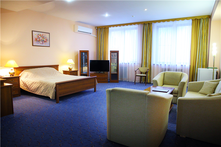 Улучшенный двухместный номер с 1 кроватью