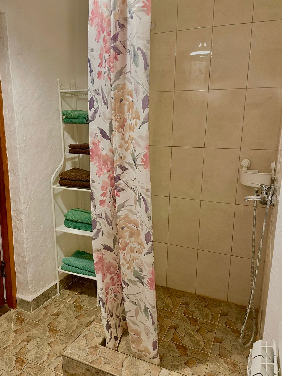 Четырехместный номер с душем