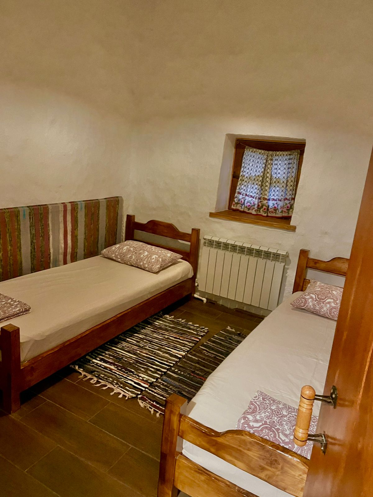 Четырехместный номер с душем