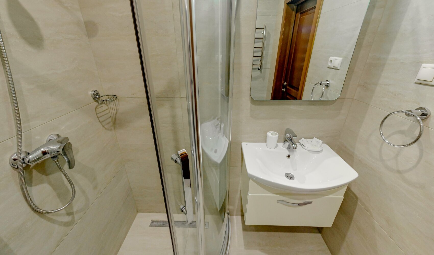 Стандартный двухместный номер с 1 кроватью или 2 отдельными кроватями и балконом