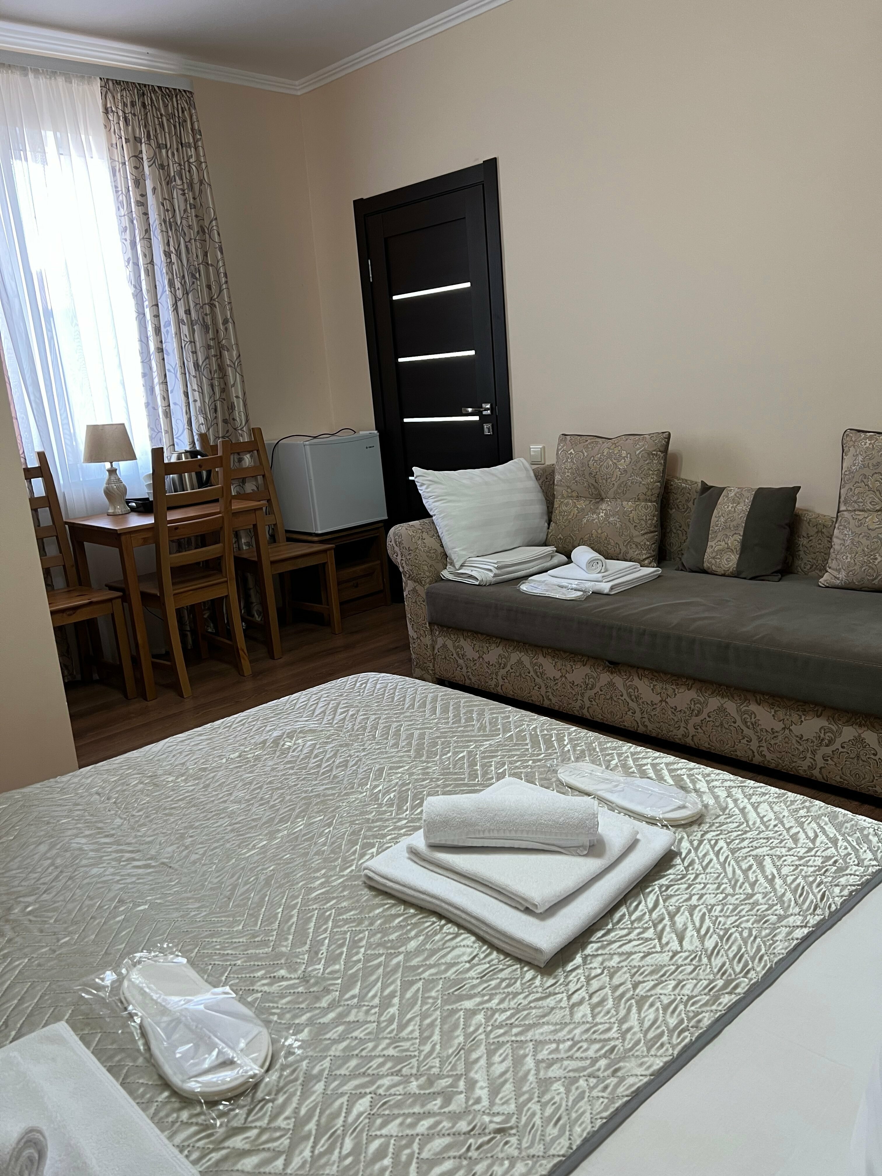 Трёхместный номер ДеЛюкс №8