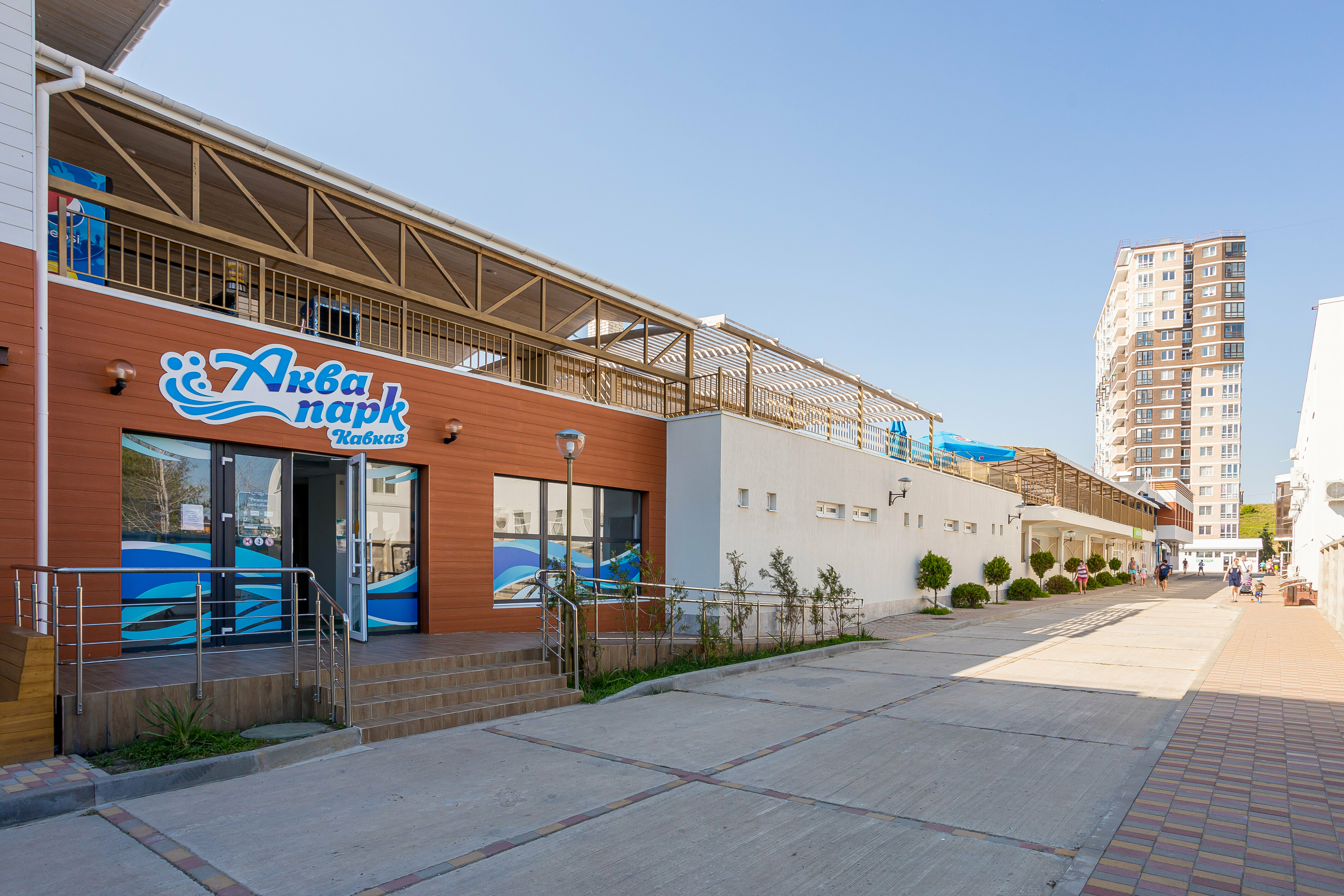 Просторный двухместный номер с 2 отдельными кроватями