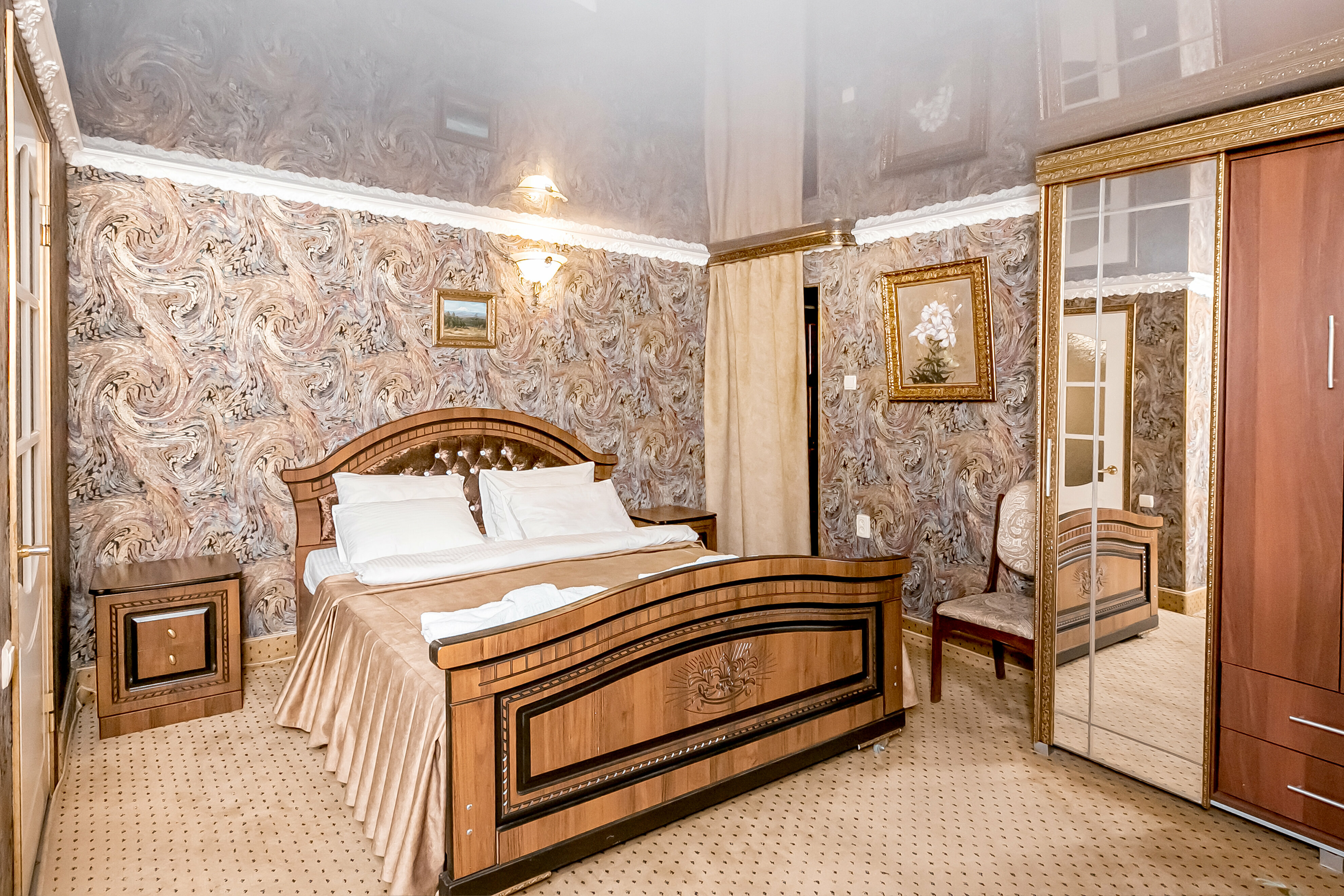 Номер Делюкс