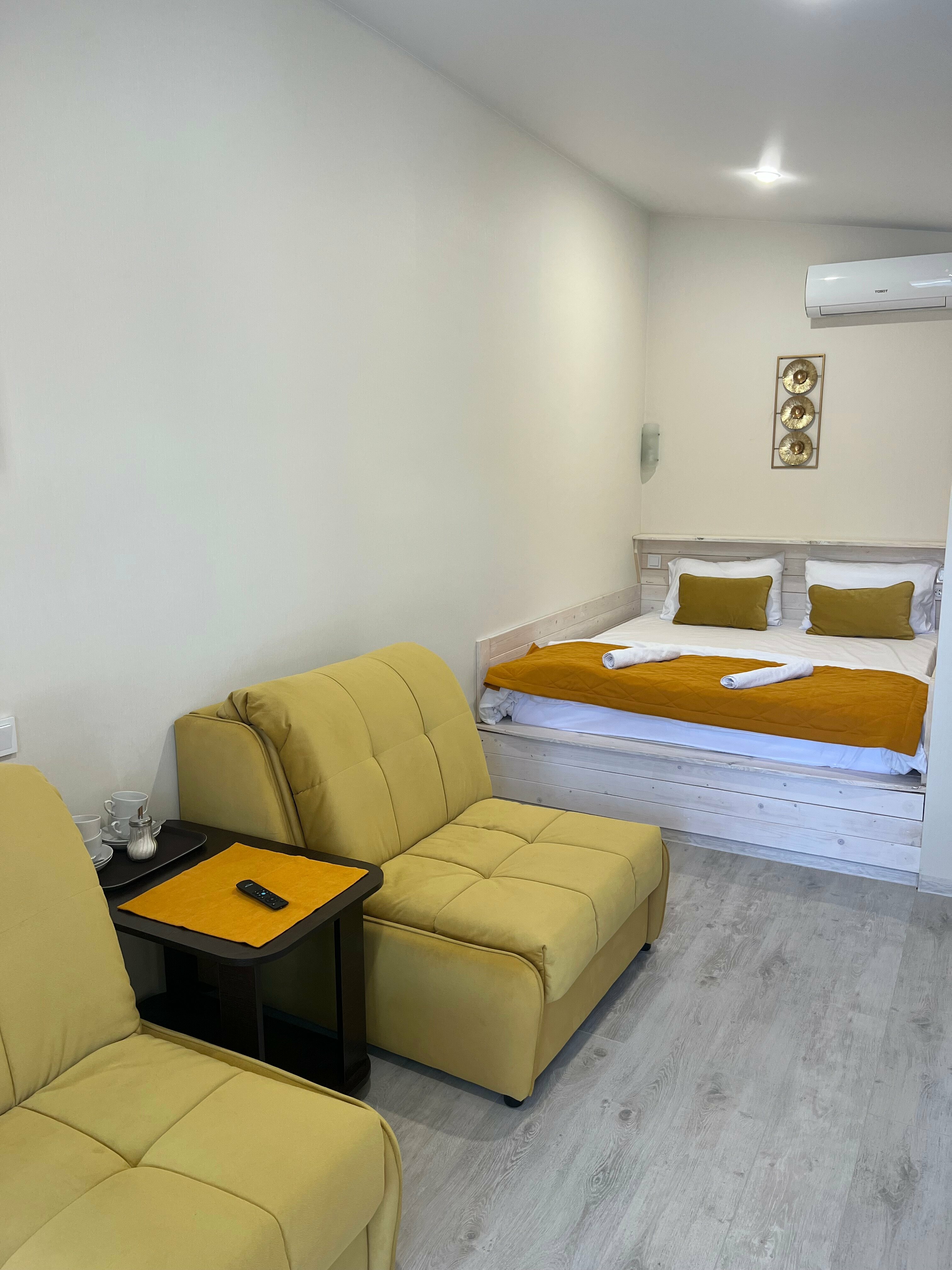 Домики с бассейном