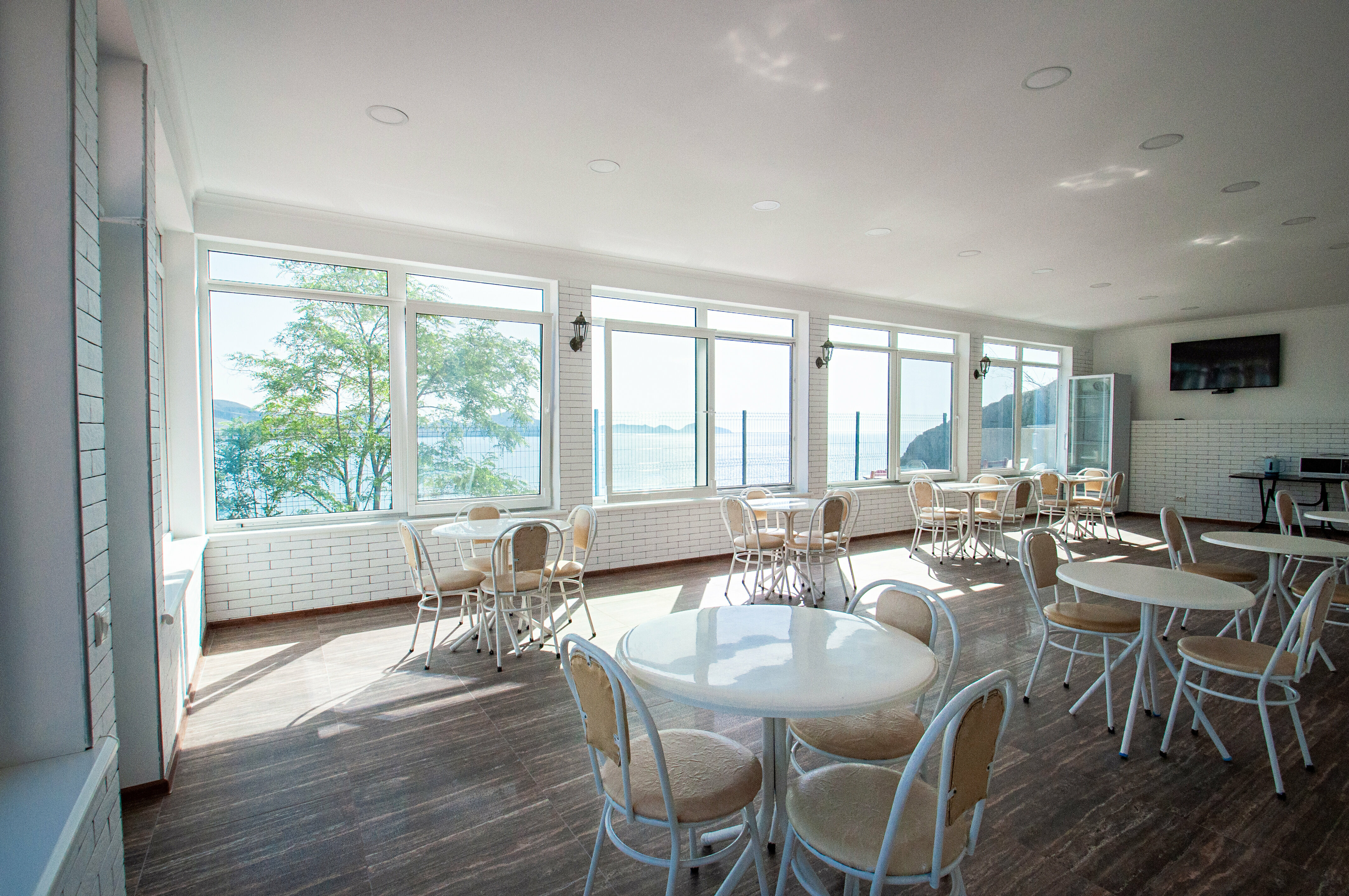 Двухместный номер Делюкс с 1 кроватью и боковым видом на море