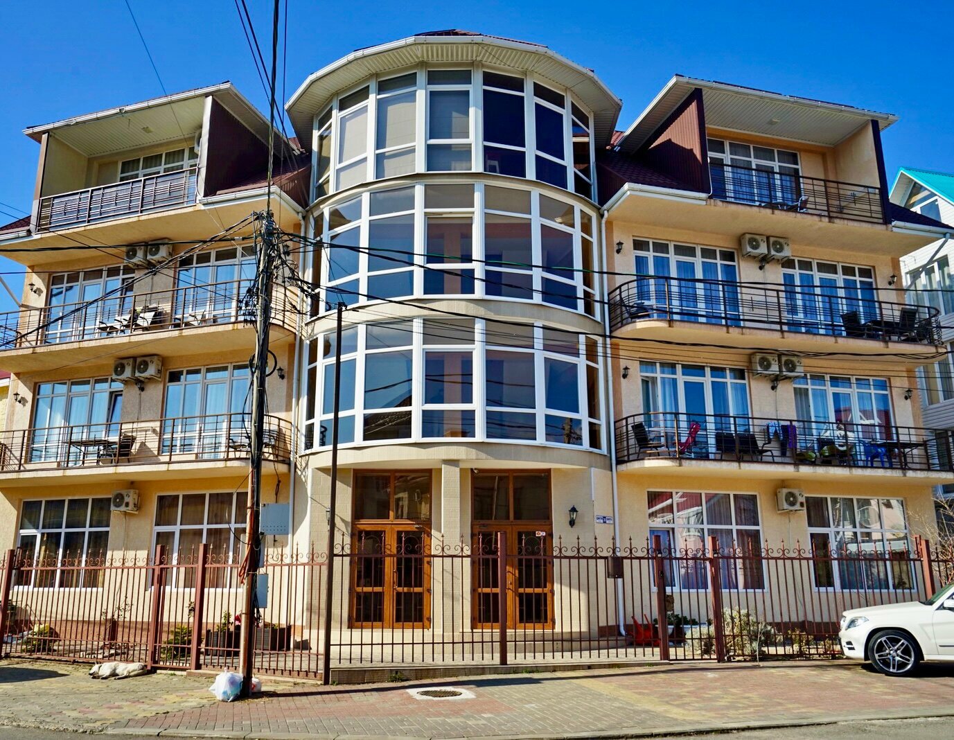 Семейный номер с видом на горы