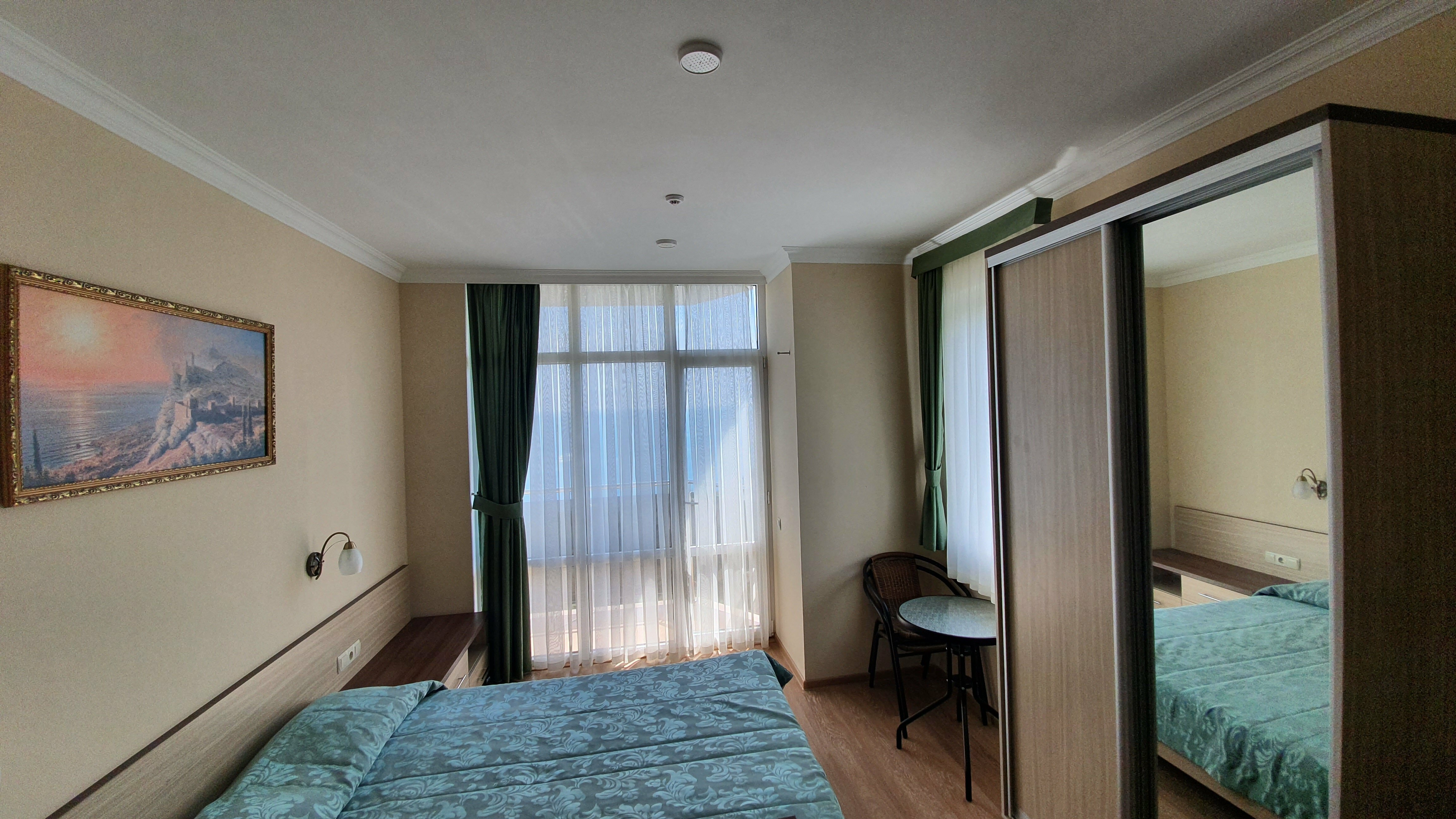 Семейный номер с балконом