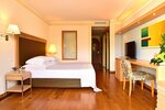 Двухместный номер с 1 или 2 кроватями, вид на бассейн в Pestana Carlton Madeira Ocean Resort Hotel