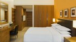 Classic Room, 1 King Bed, Non Smoking,Free shuttle to Dubai Mall and Kite Beach в Four Points by Sheraton