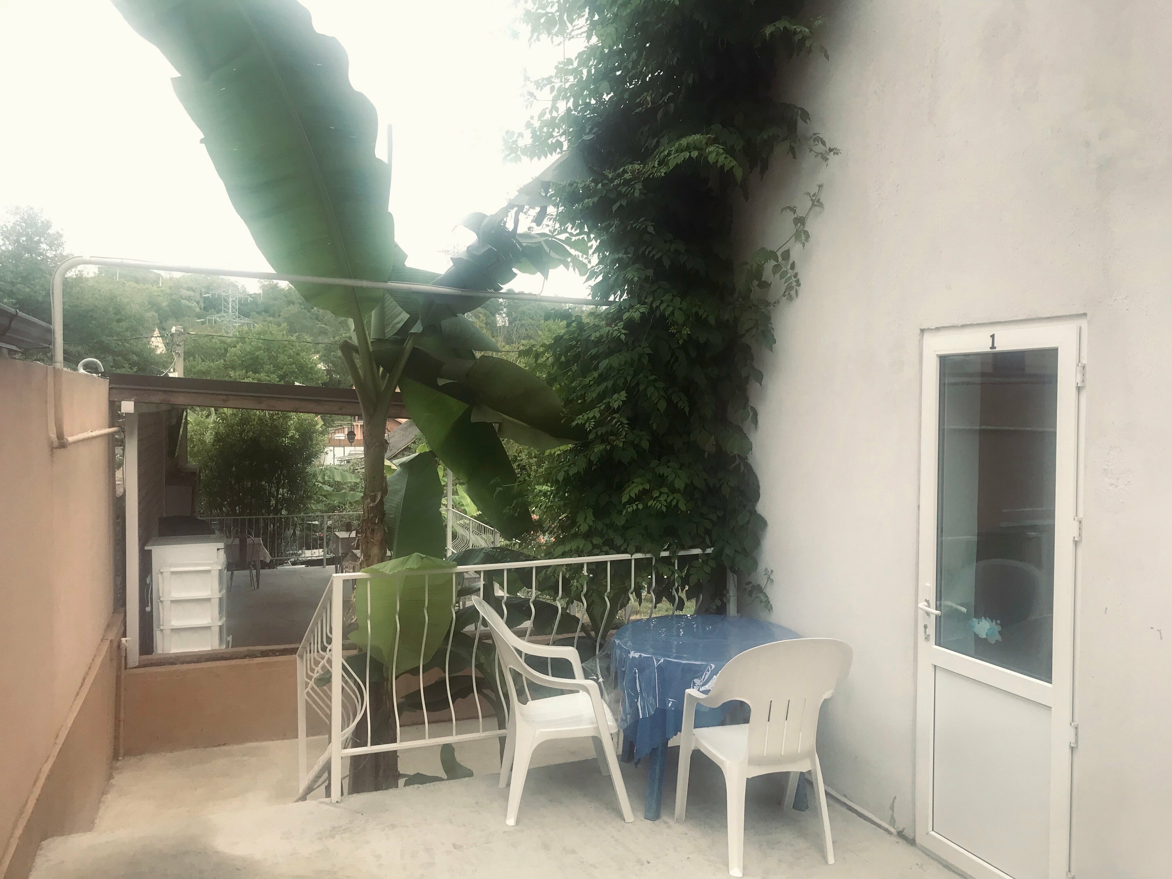 Трехместный номер с собственной ванной комнатой