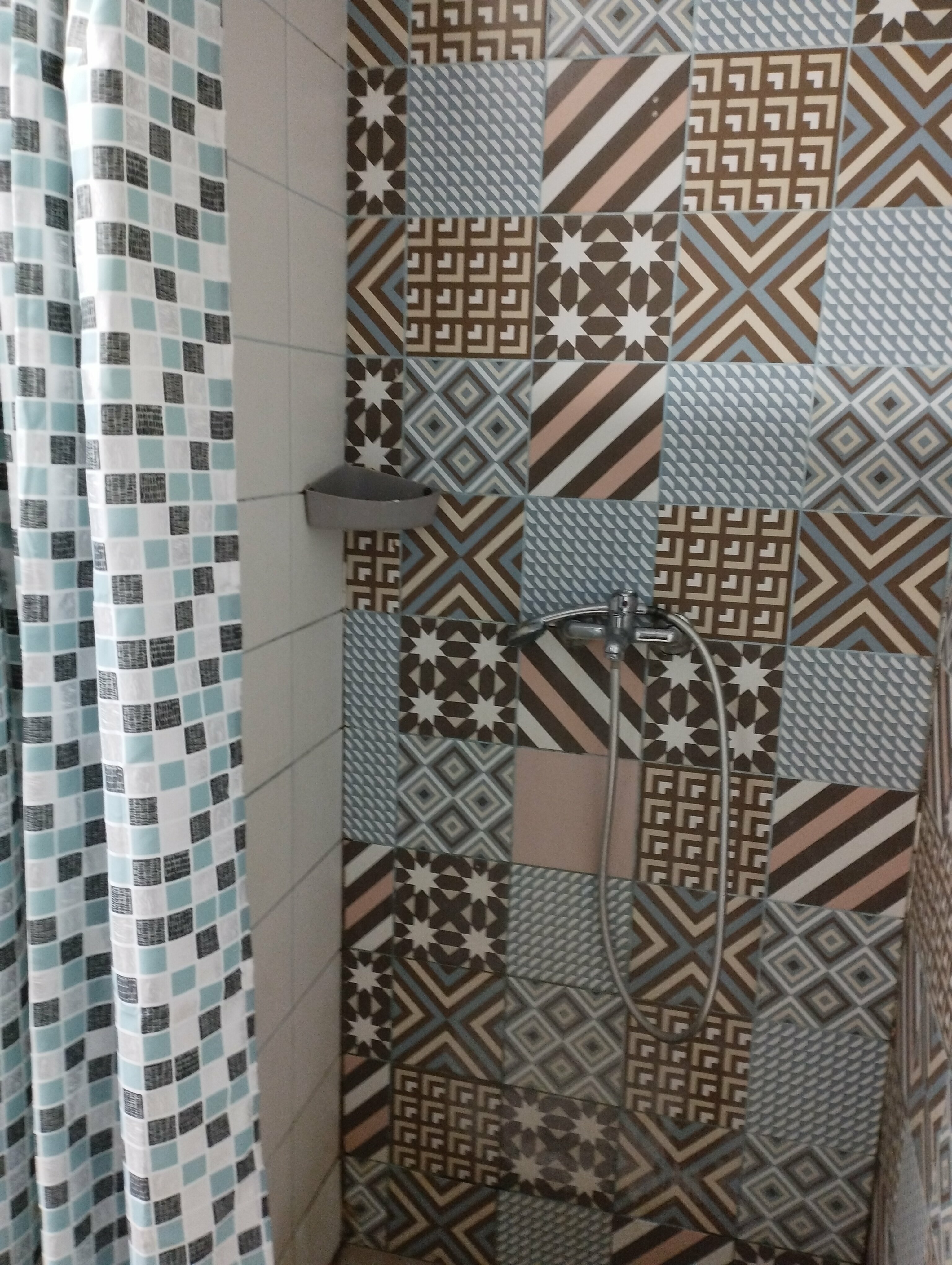 Спальное место на двухъярусной кровати в общем номере для мужчин