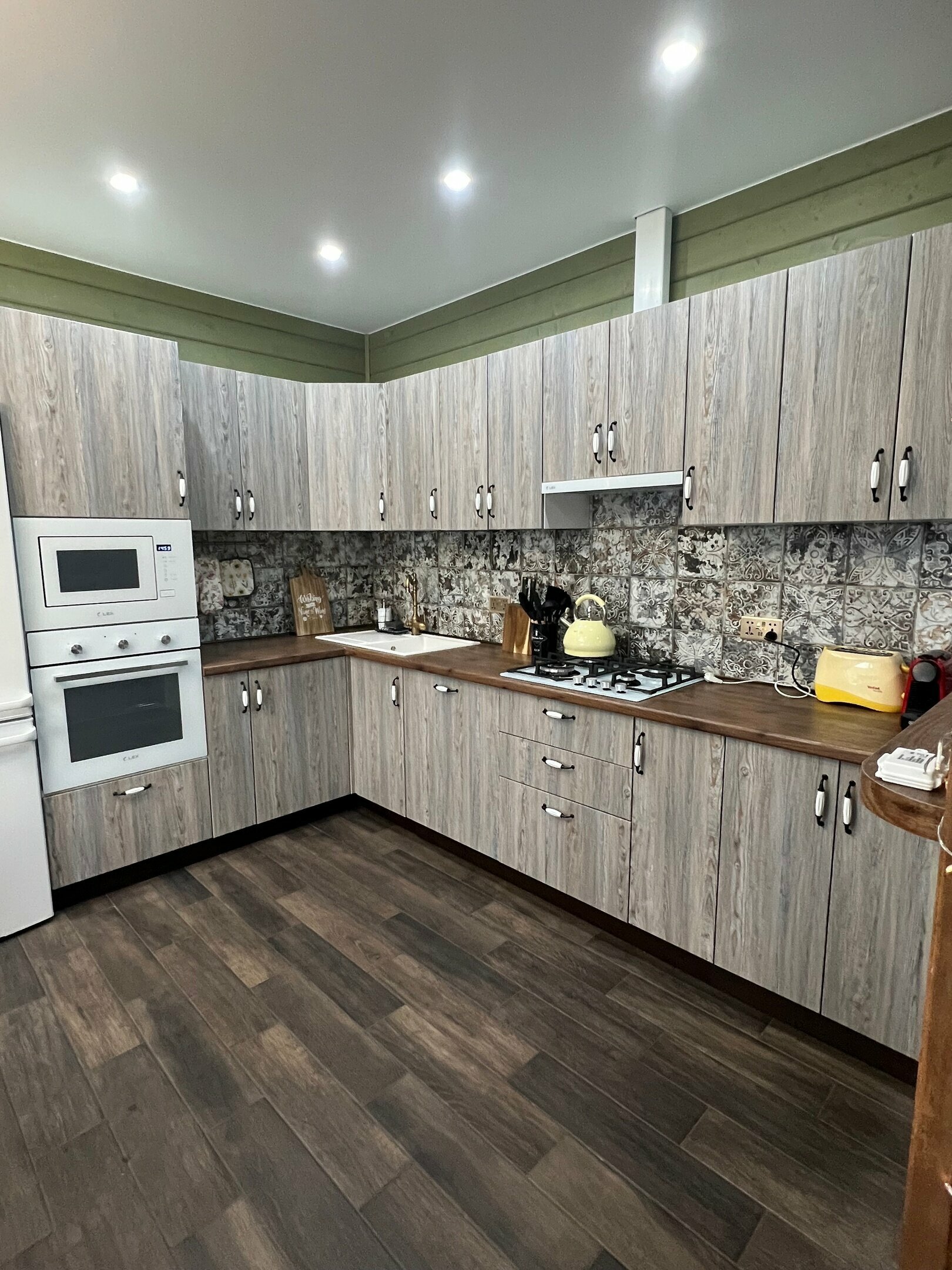 коттедж "Италия" с видом на озеро