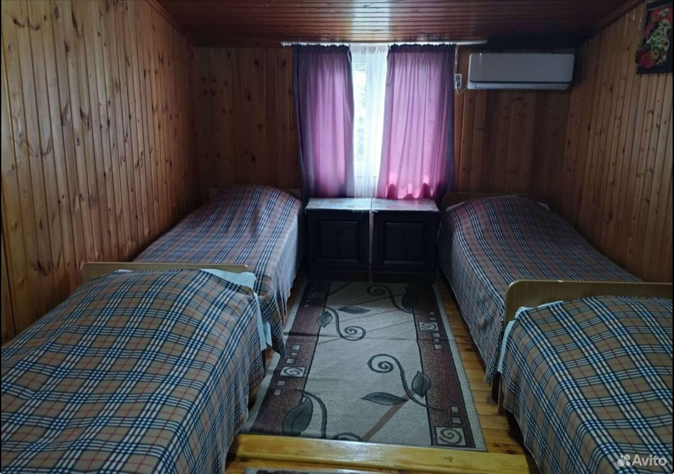 Четырехместный номер с общим душем и туалетом