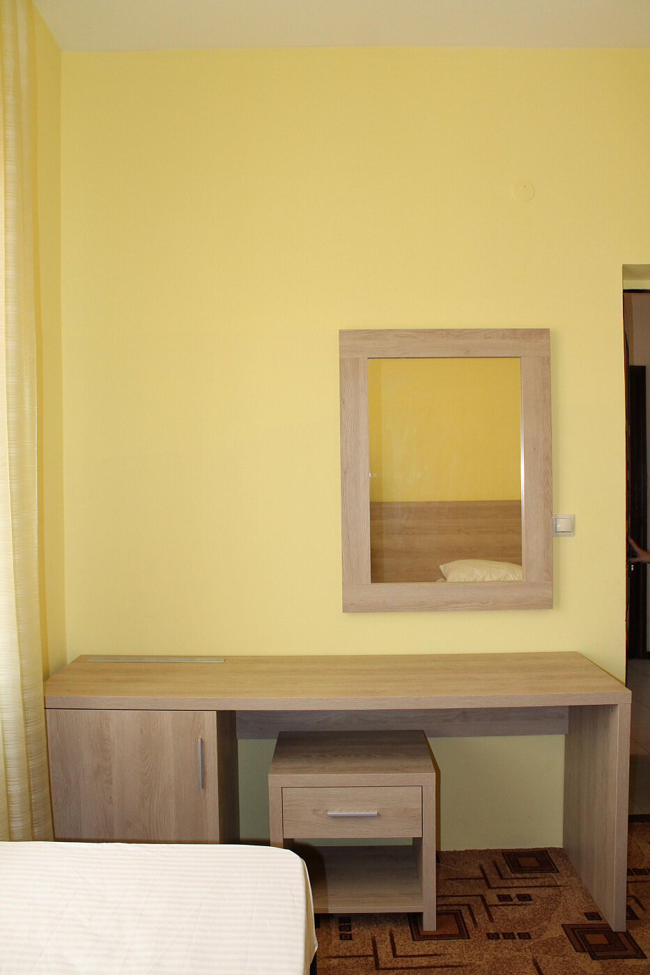 Трехместный номер с общей ванной комнатой