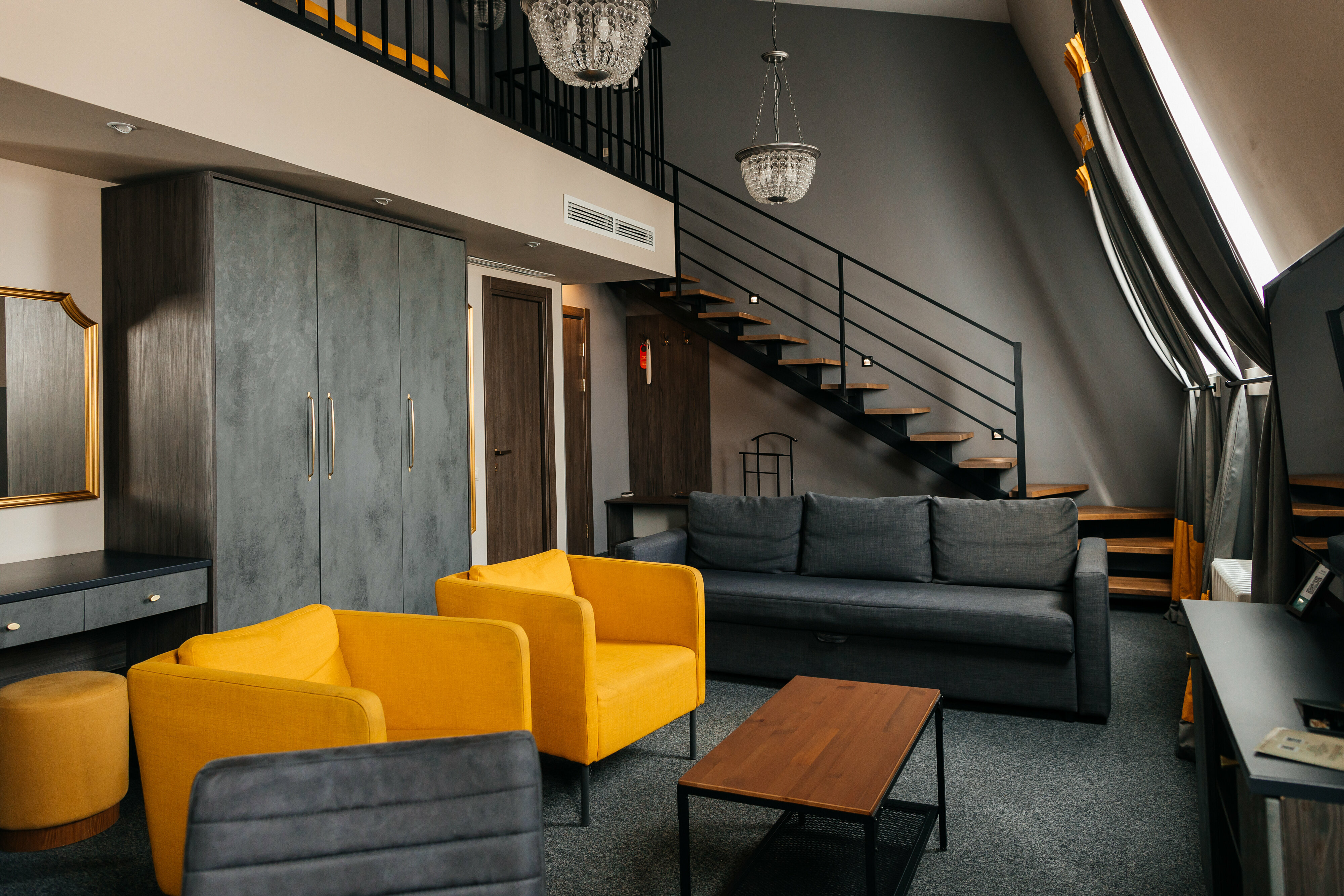 Двухуровневый номер-студия