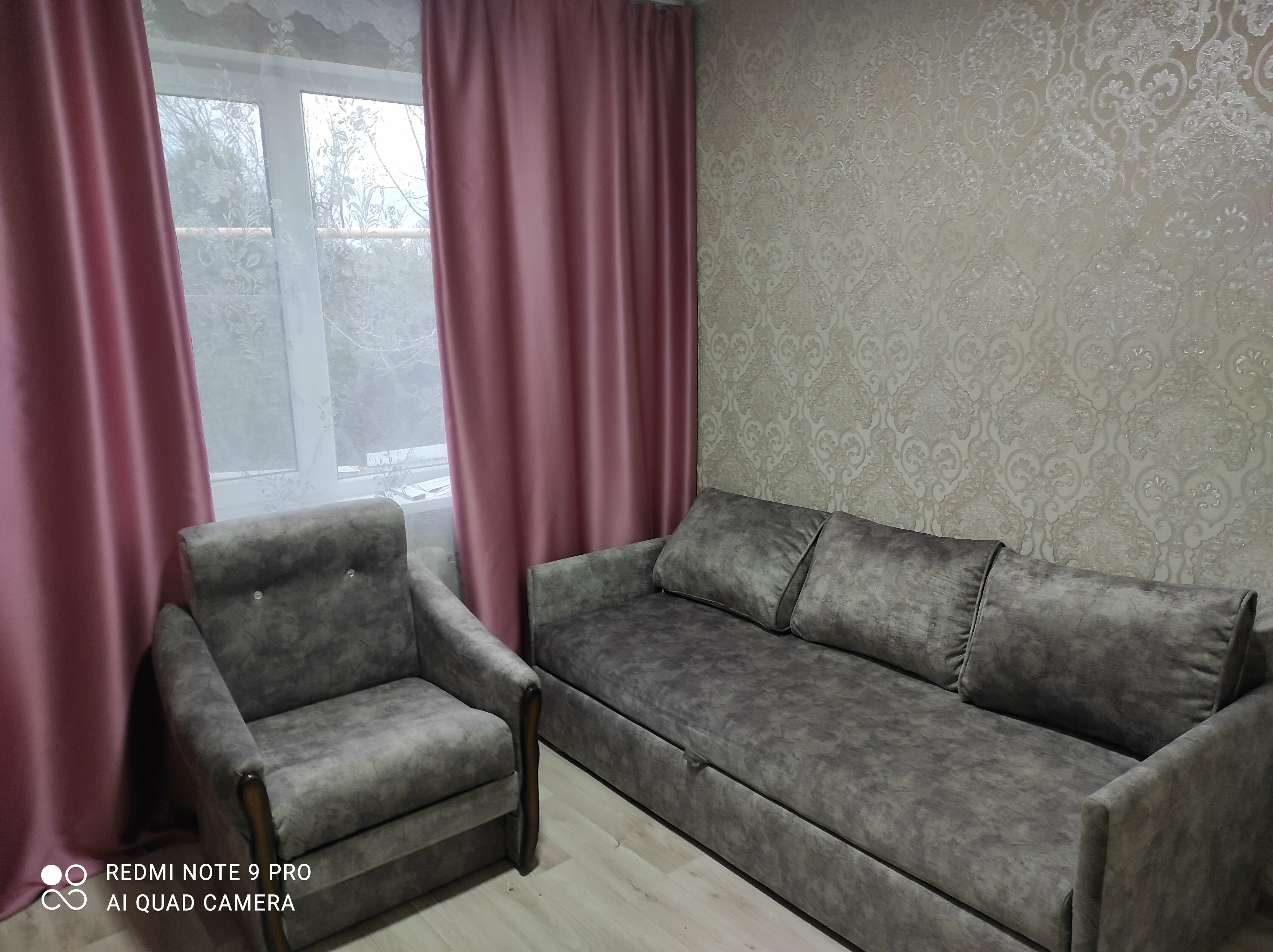 Семейный номер с боковым видом на море