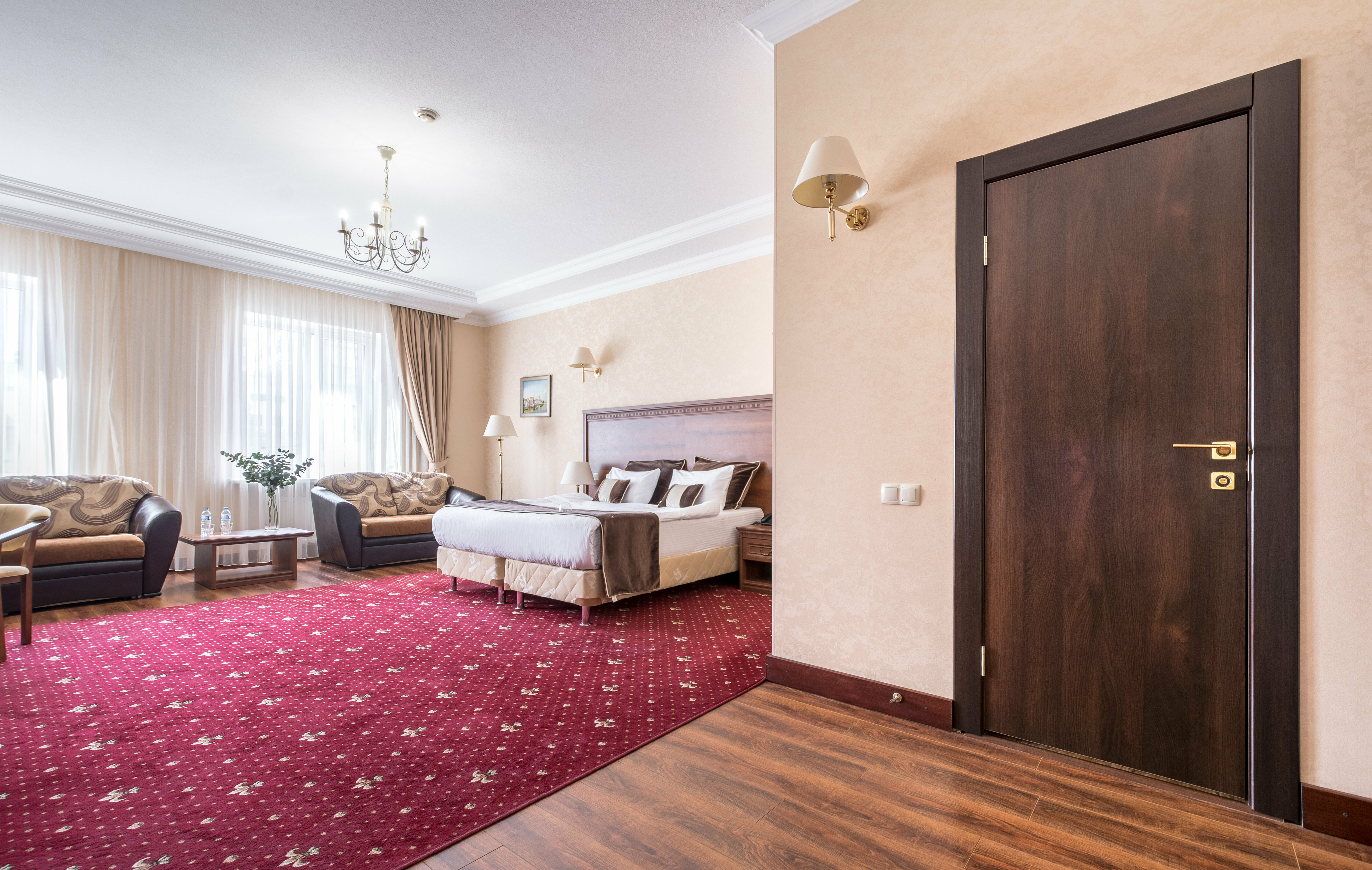 Полулюкс (просторный, с высокими потолками — 3,2 метра)