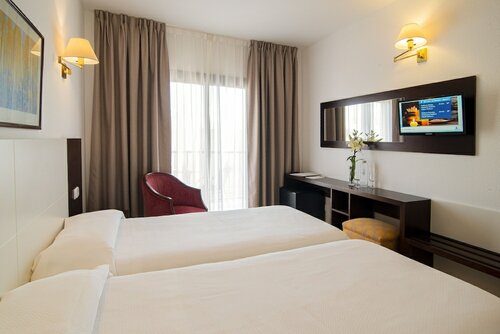 Двухместный номер с 1 или 2 кроватями, балкон (2 Adults + 1 Child) в Hotel Amoros