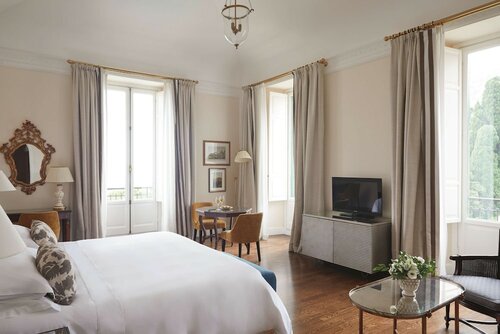 Улучшенный люкс, балкон, вид на море (Junior) в Belmond Grand Hotel Timeo