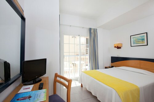 Doble uso individual con balcón в Hotel Js Horitzo