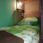 Верхняя кровать в общем 6-местном номере для женщин  (удобства на этаже) в Балконsky