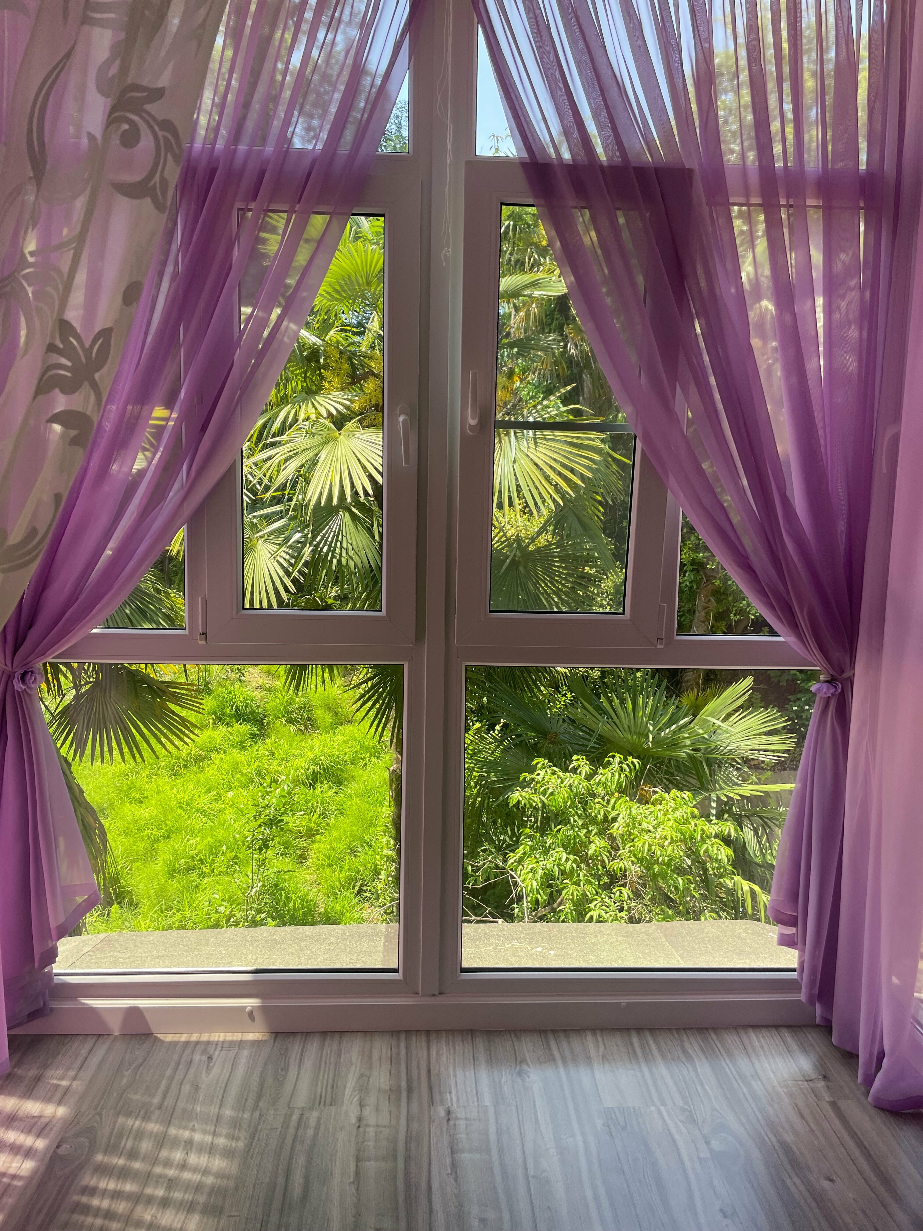 Четырехместный номер с видом на сад