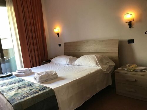 Camera matrimoniale confort в Euro House Inn Airport Hotel & Residence