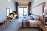 Улучшенный двухместный номер с 1 двуспальной кроватью в Kiani Beach Resort Family