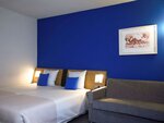 Улучшенный двухместный номер с 1 двуспальной кроватью, 1 двуспальная кровать «Квин-сайз» в Novotel Lisboa