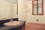 Двухместный номер с 1 двуспальной кроватью (Shared Bathroom ) в Xixili Disney 2nd Branch